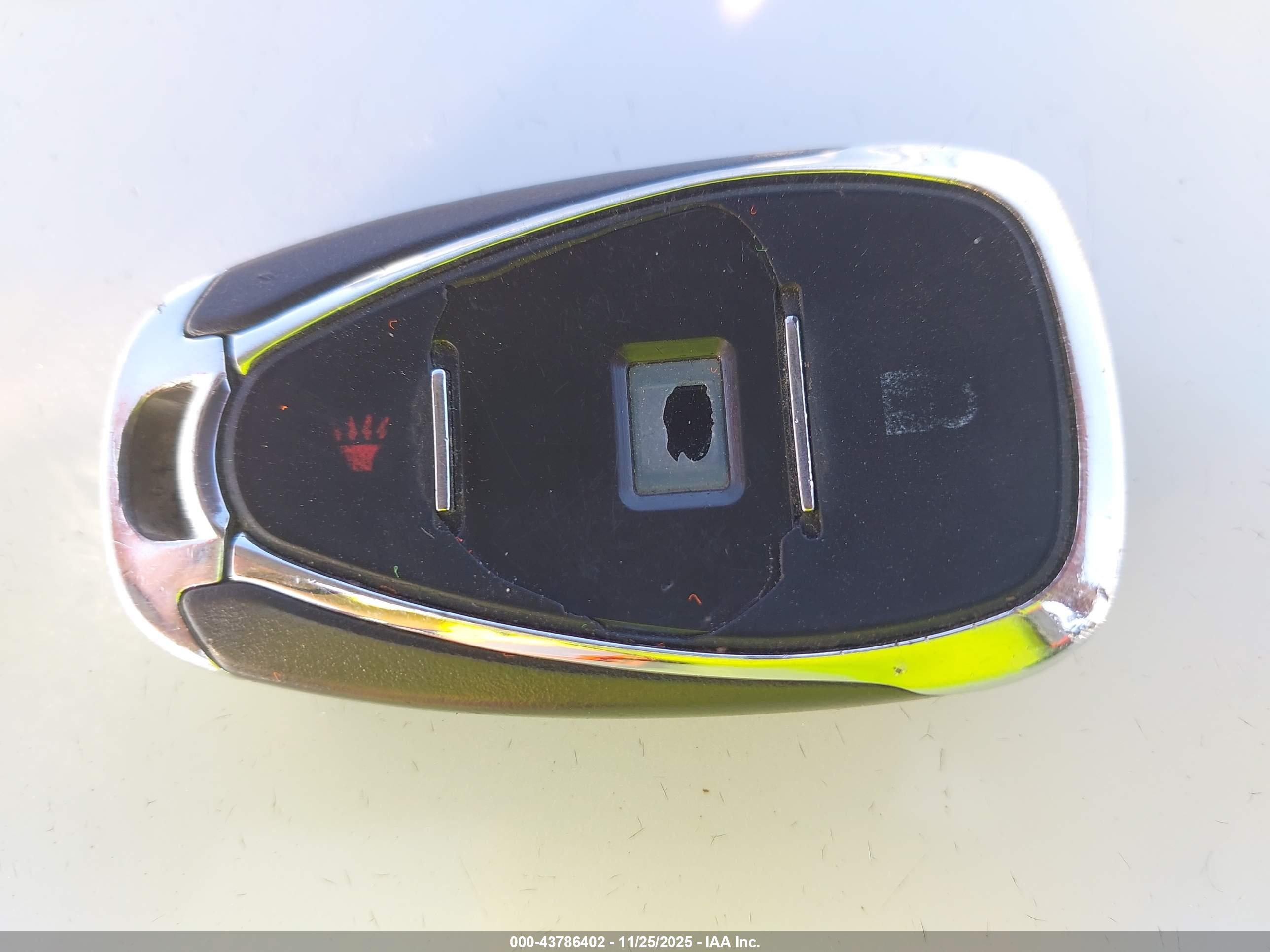 CHEVROLET EQUINOX image 11