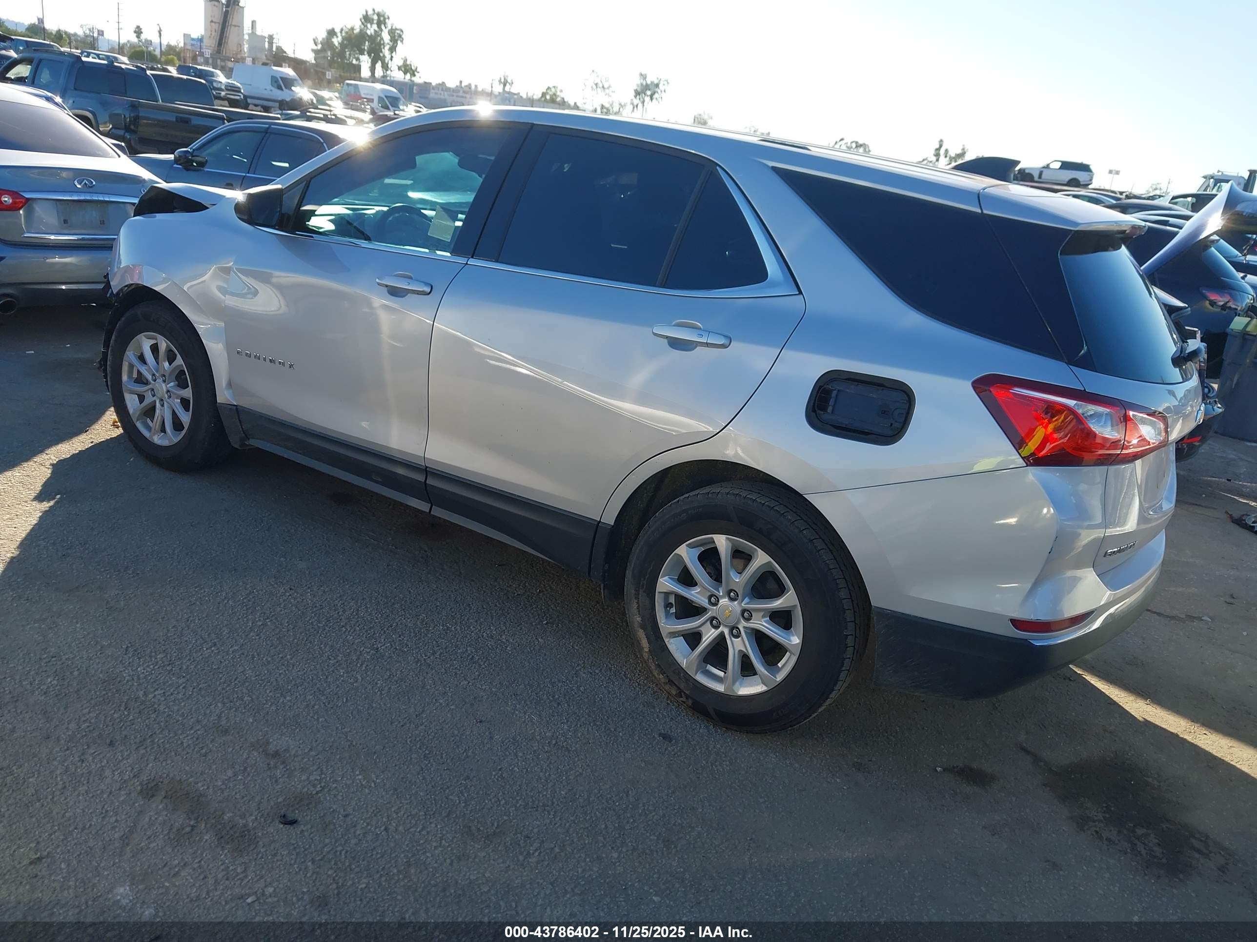 CHEVROLET EQUINOX image 3