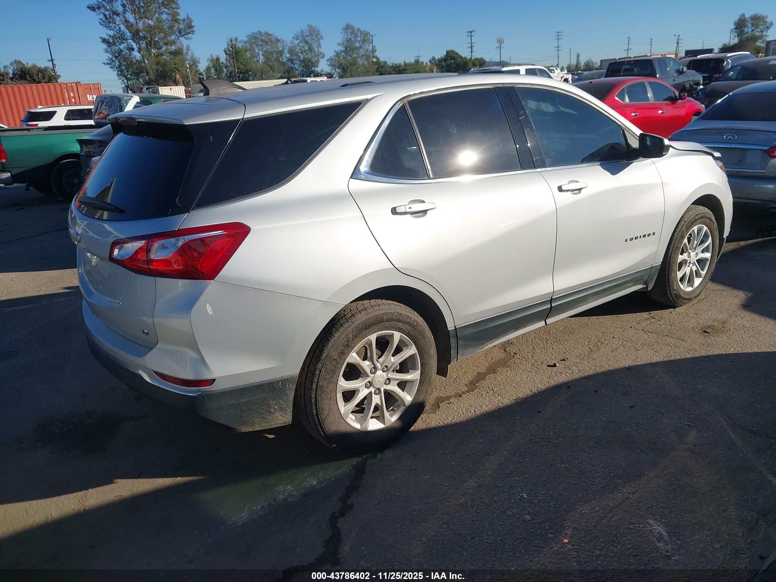 CHEVROLET EQUINOX image 4