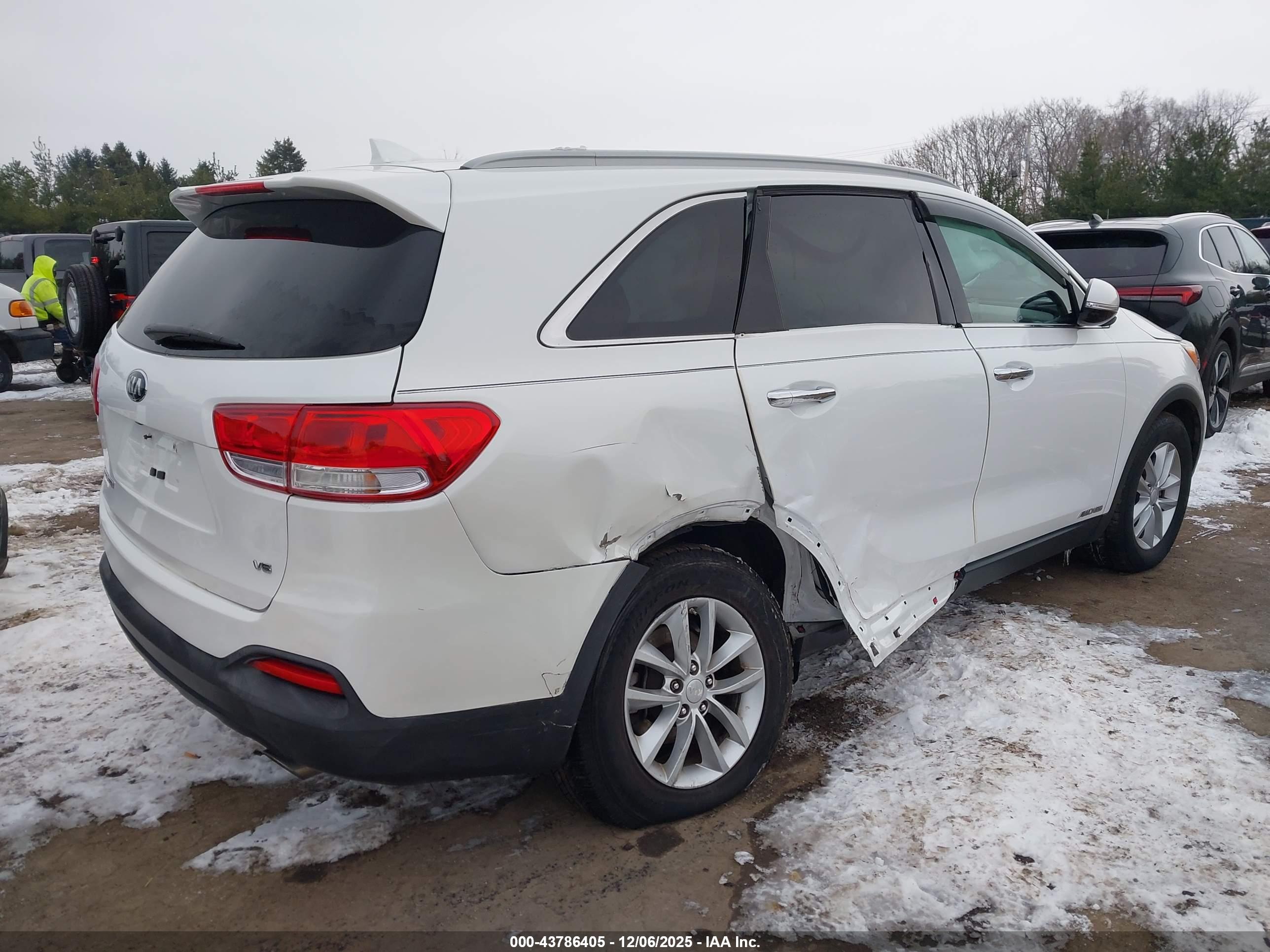 KIA SORENTO image 4