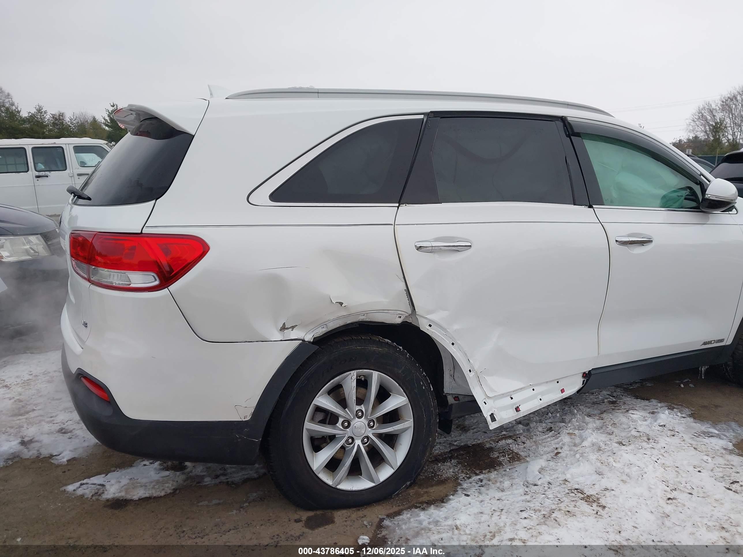 KIA SORENTO image 6