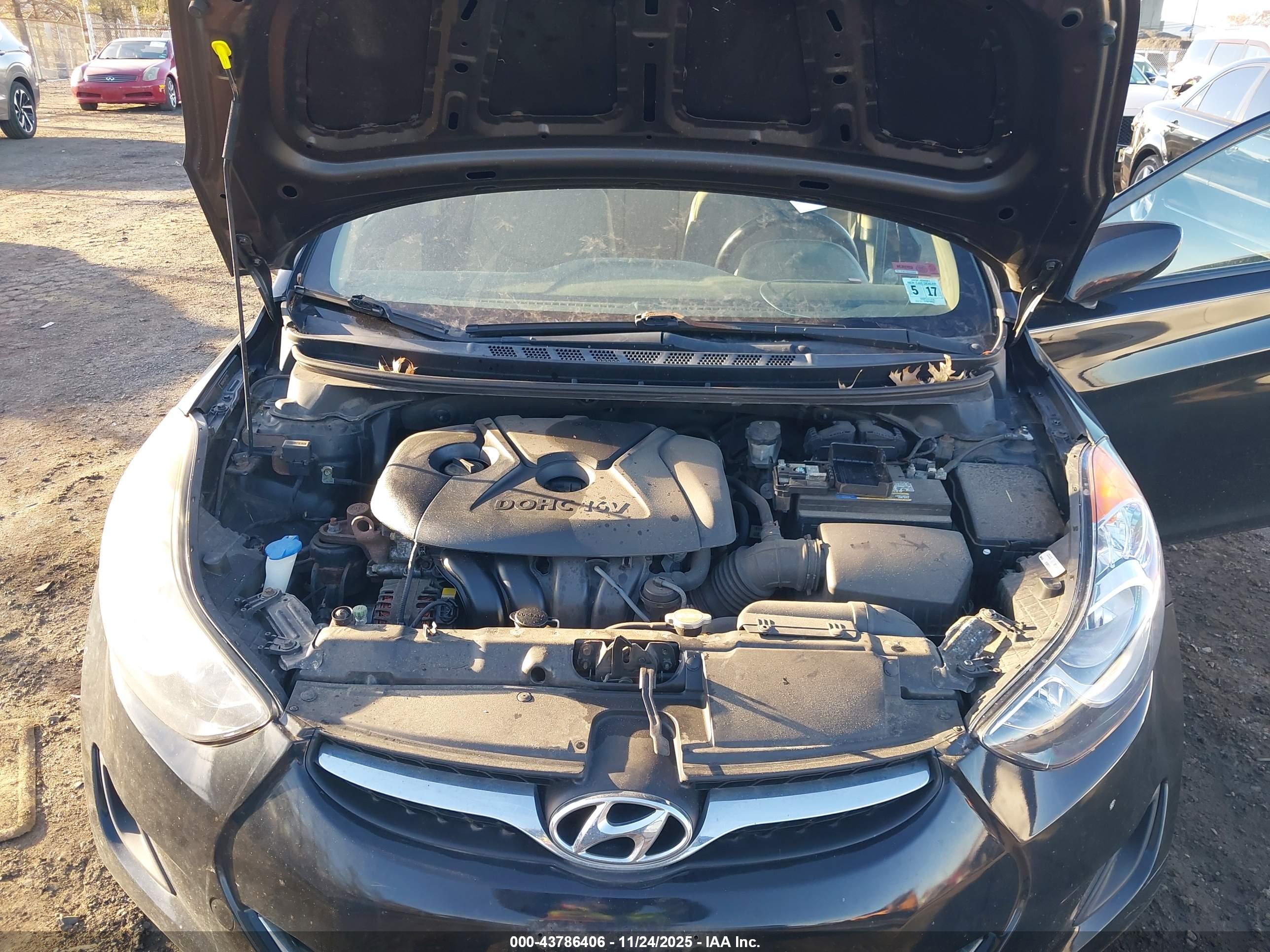 HYUNDAI ELANTRA image 10