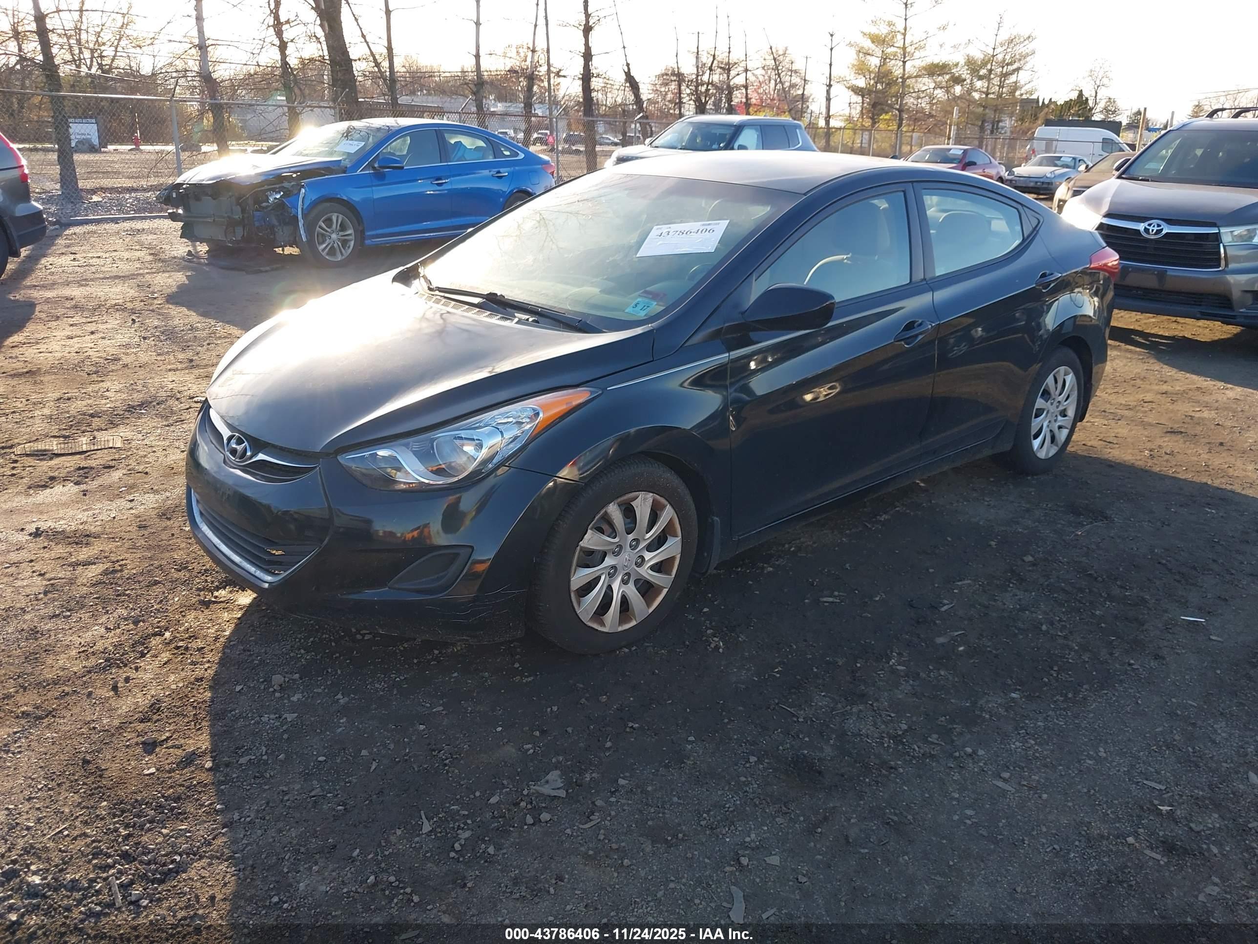 HYUNDAI ELANTRA image 2