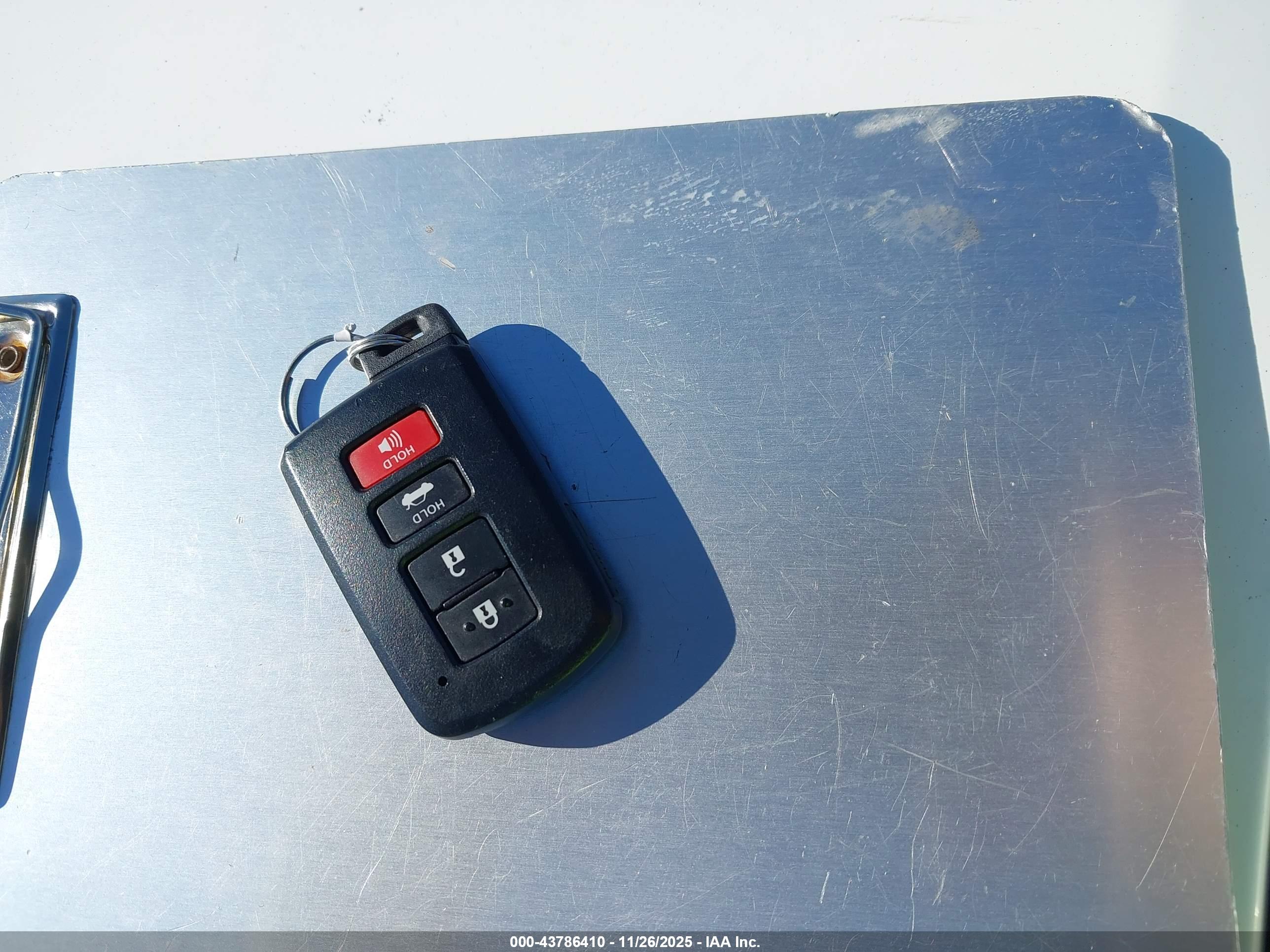 TOYOTA CAMRY image 11