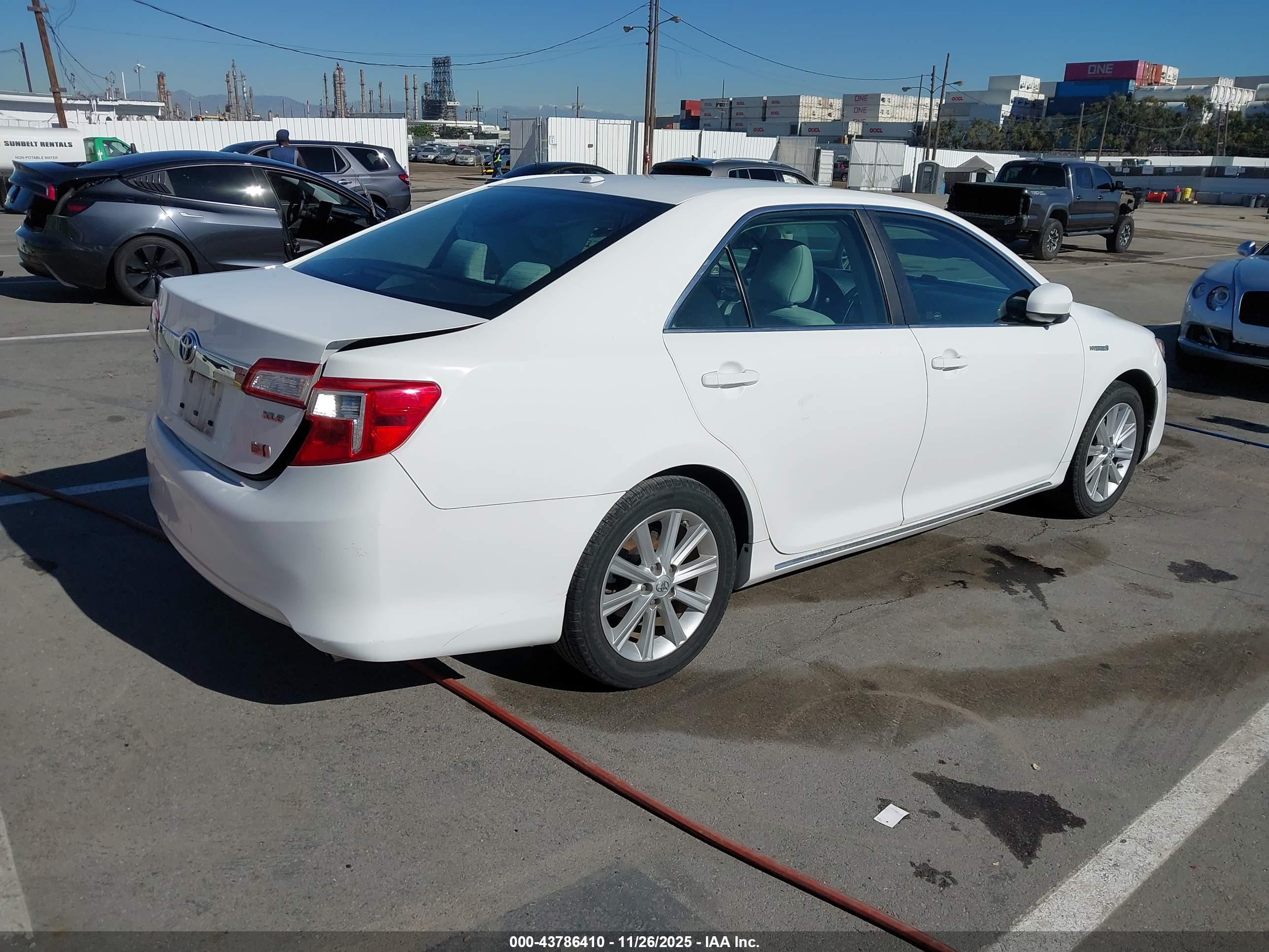 TOYOTA CAMRY image 4