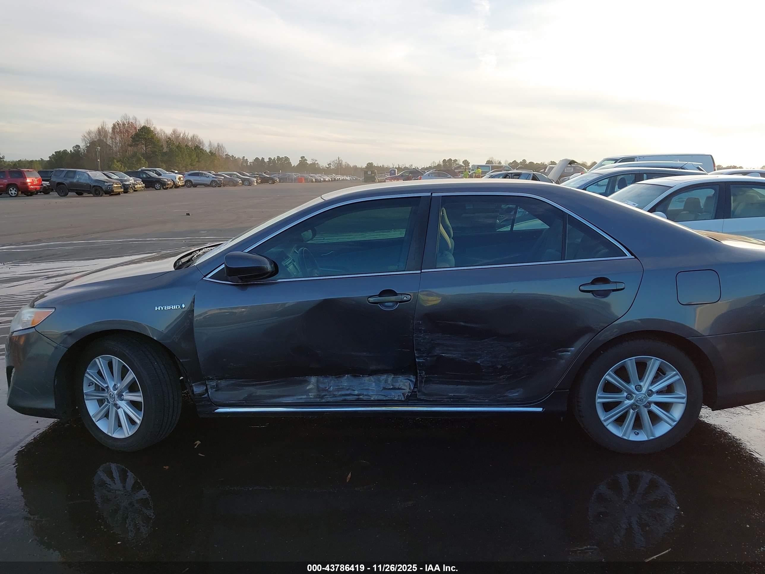 TOYOTA CAMRY image 6