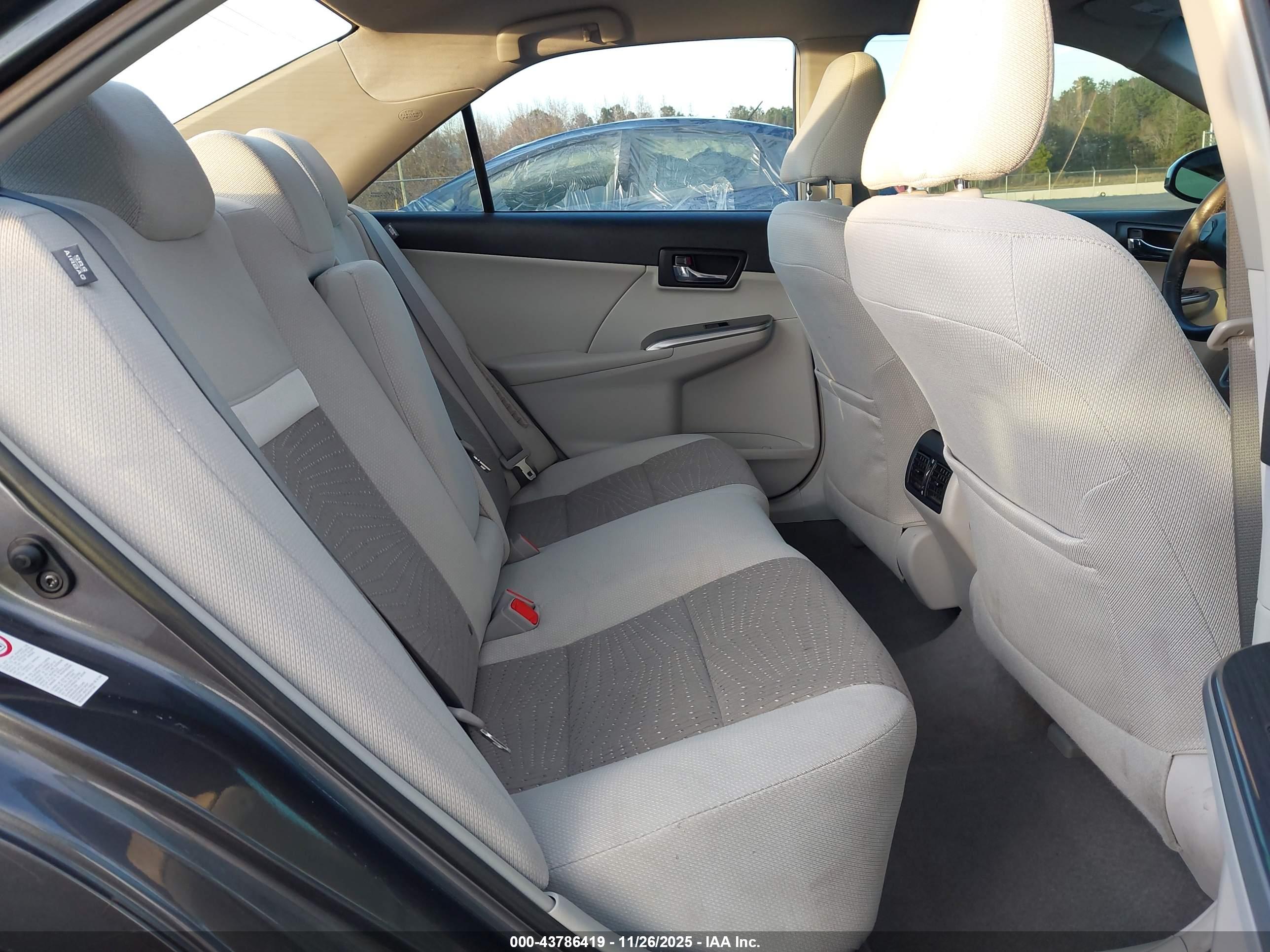 TOYOTA CAMRY image 8