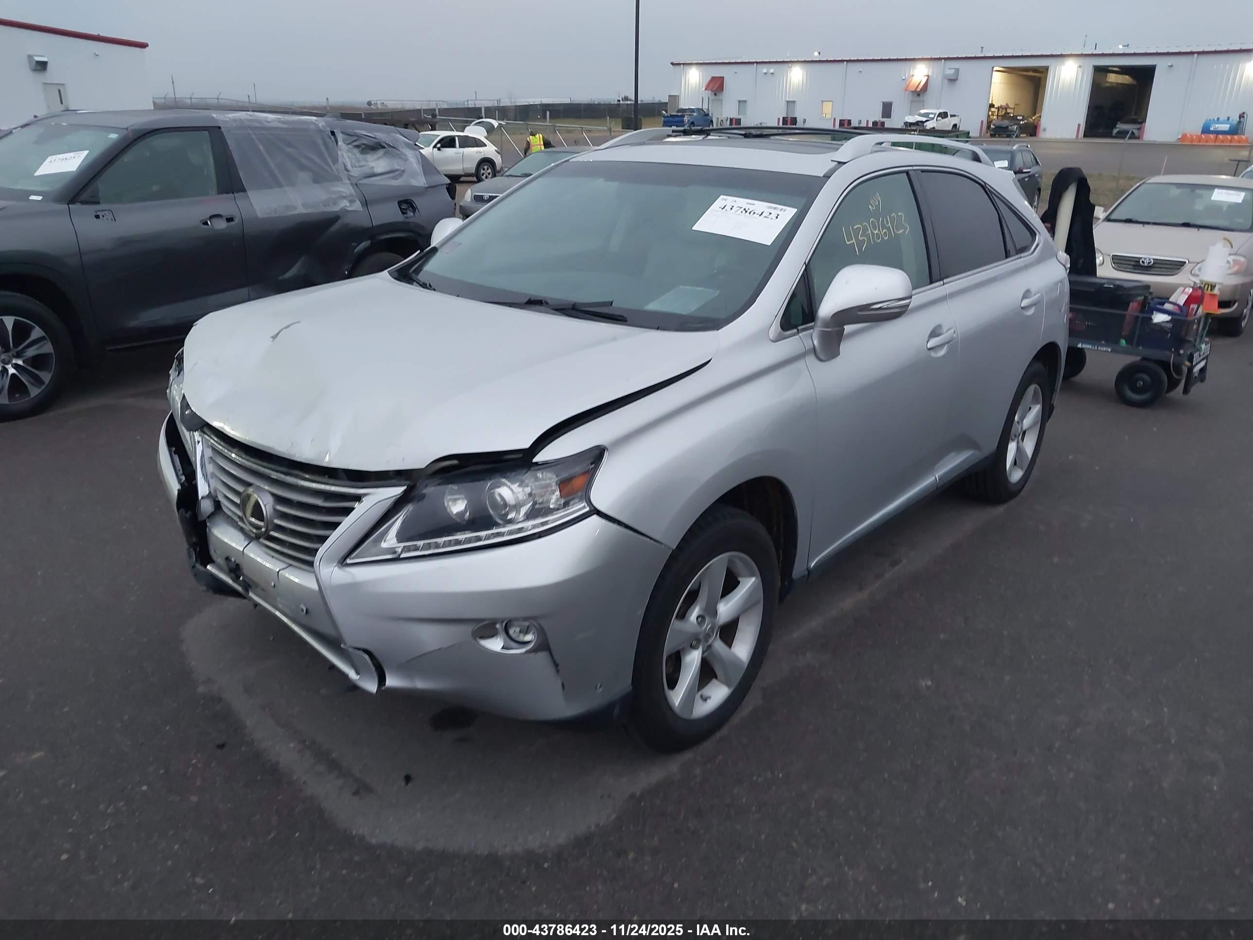 LEXUS RX image 2