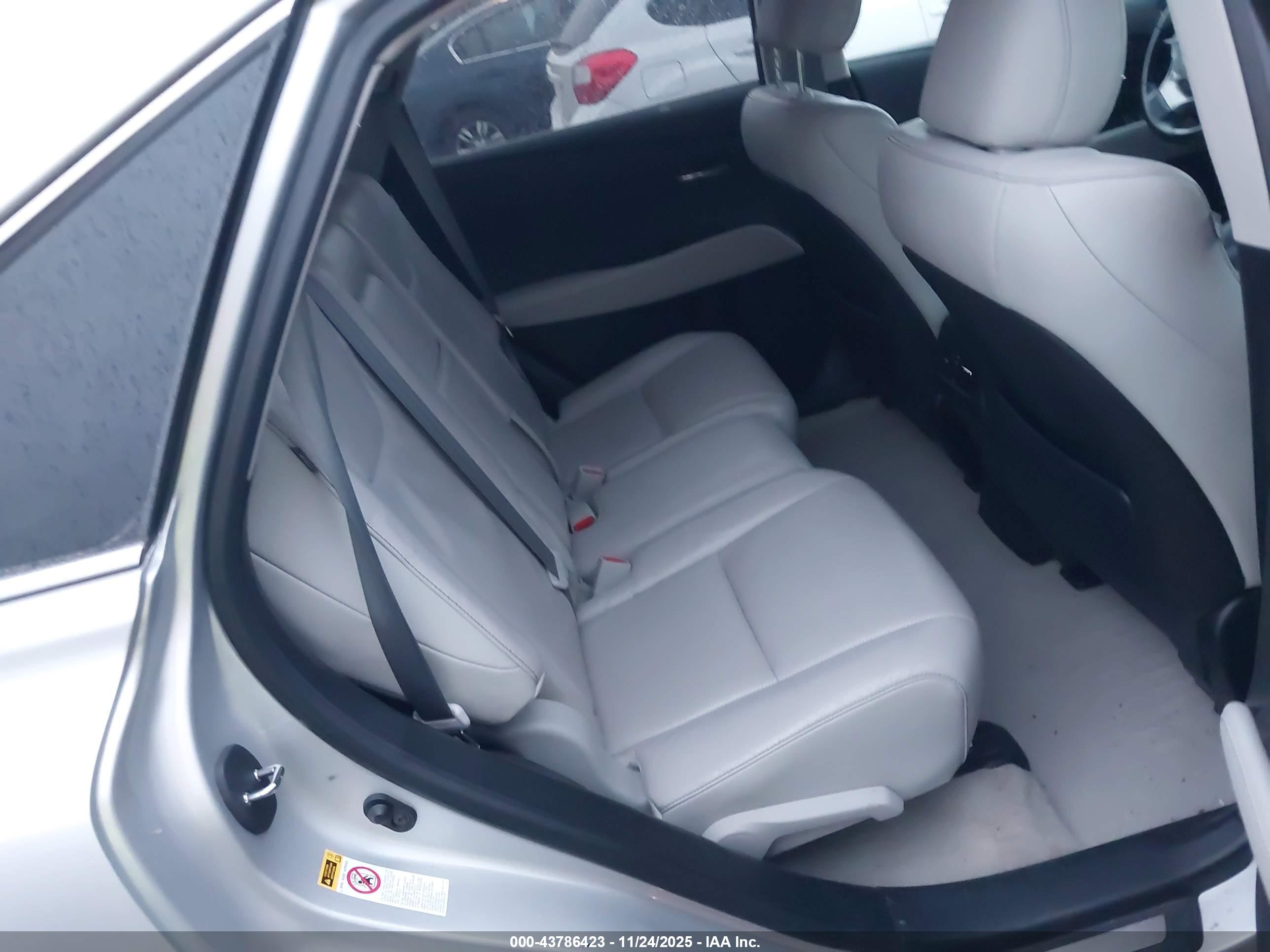 LEXUS RX image 8