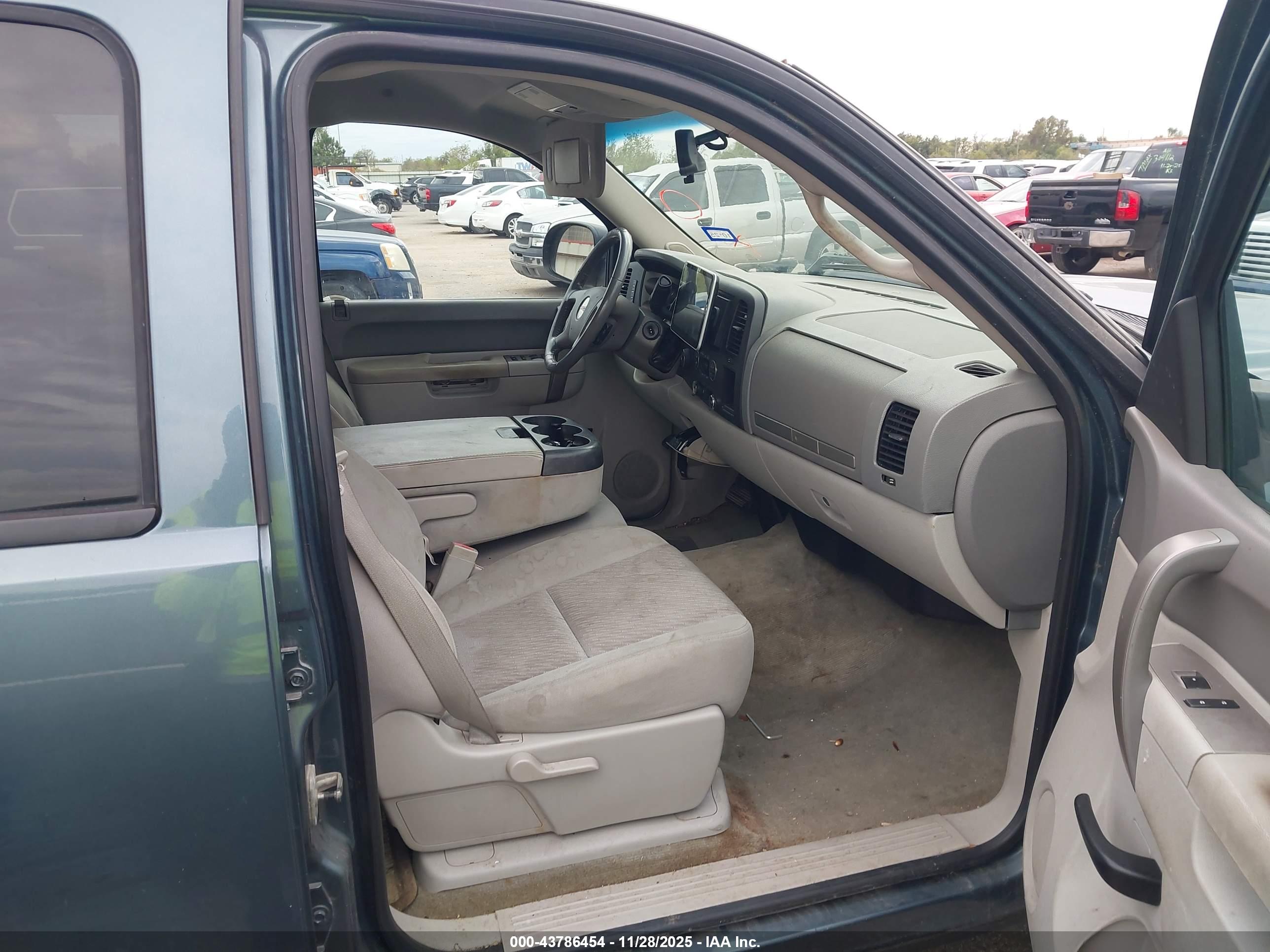 GMC SIERRA image 5