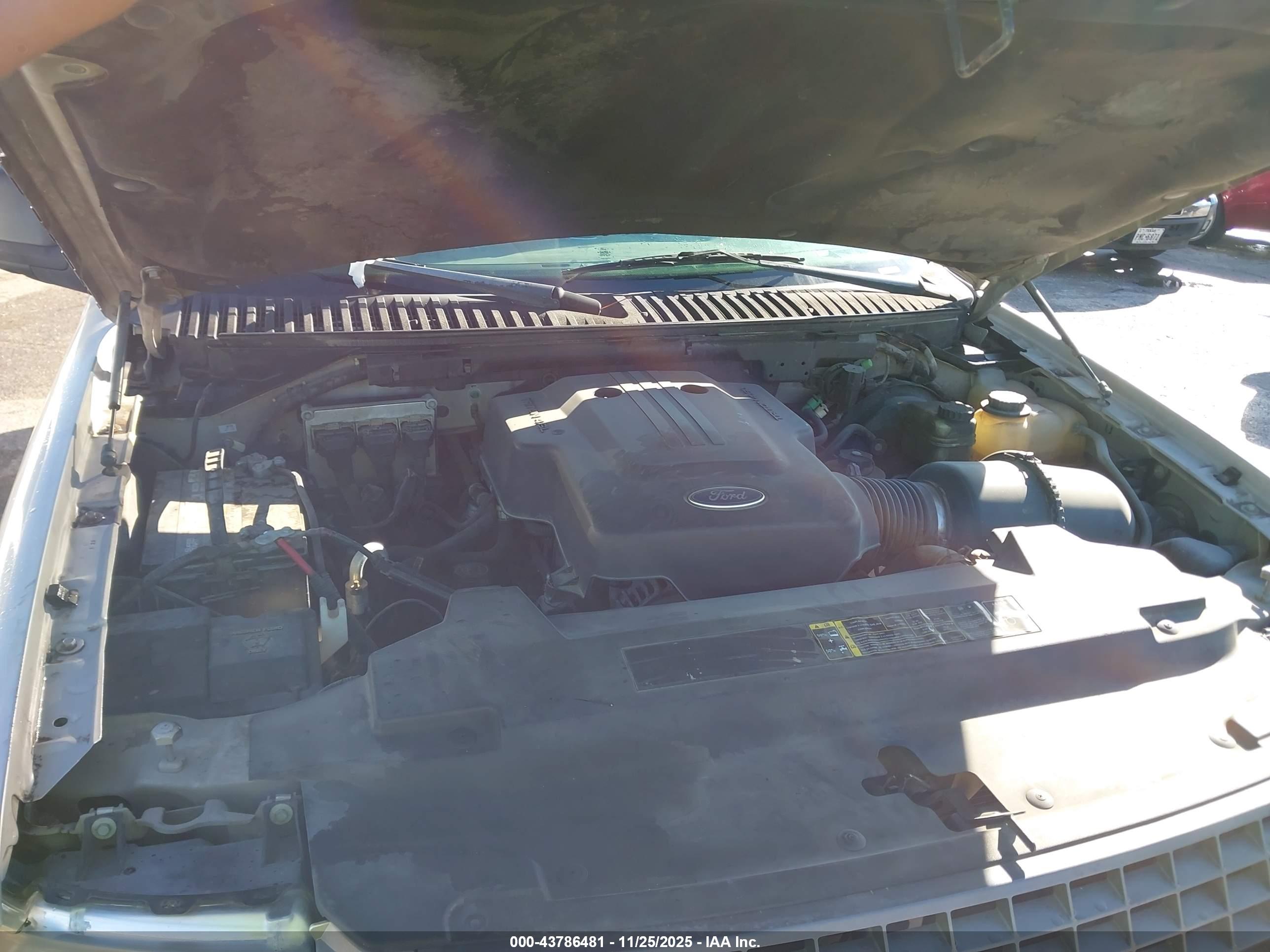 FORD EXPEDITION image 10