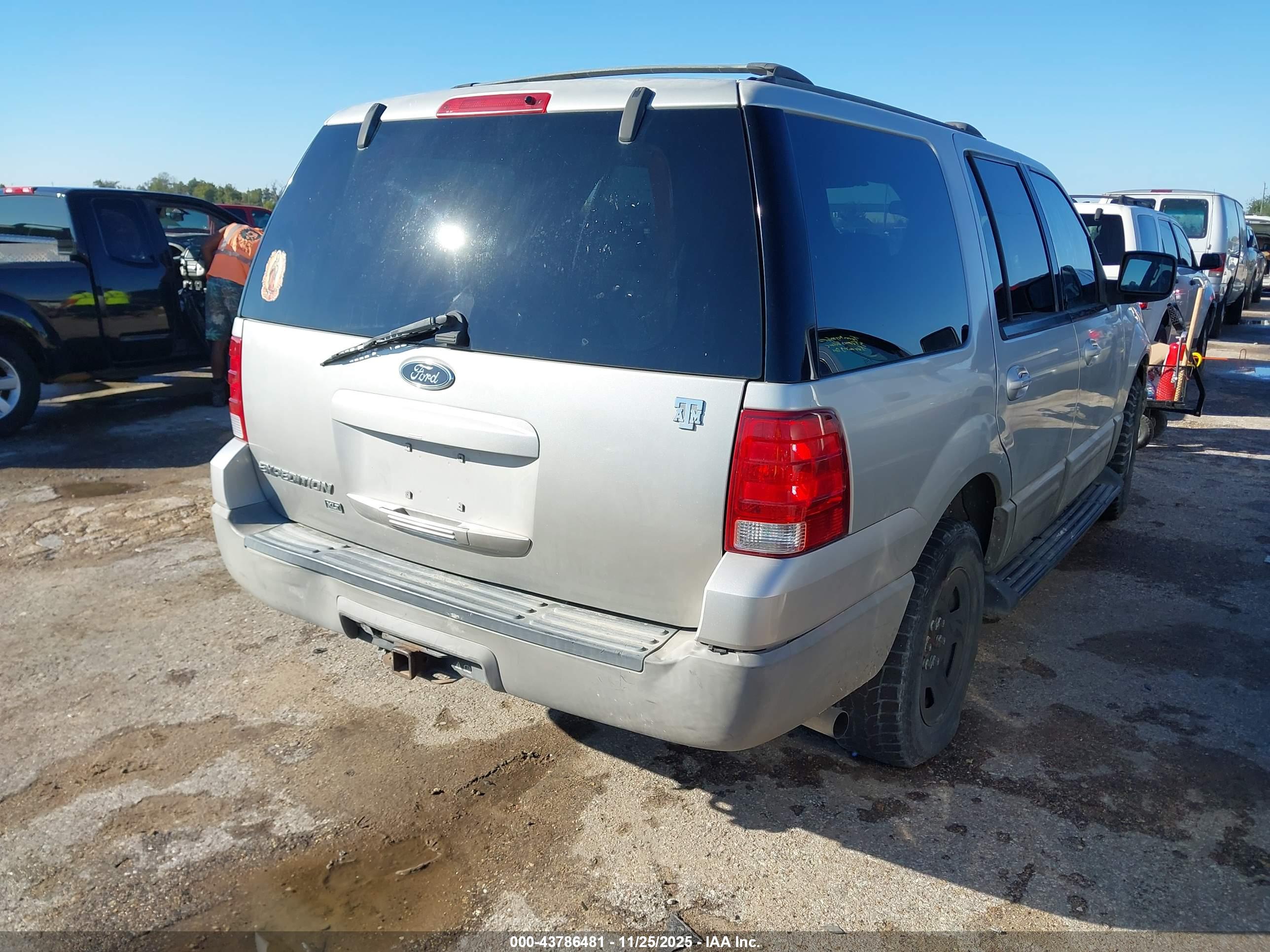 FORD EXPEDITION image 4