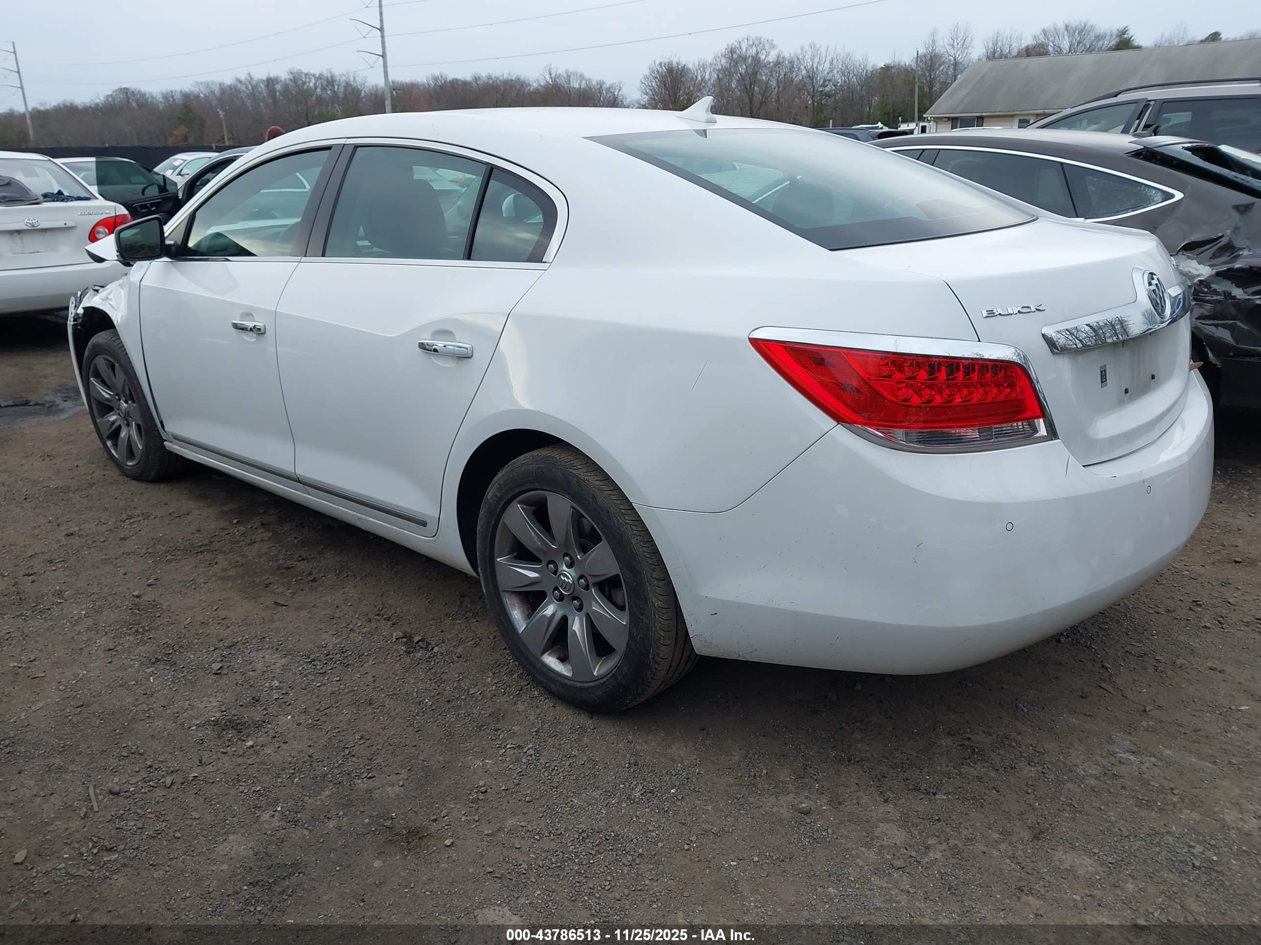 BUICK LACROSSE image 3