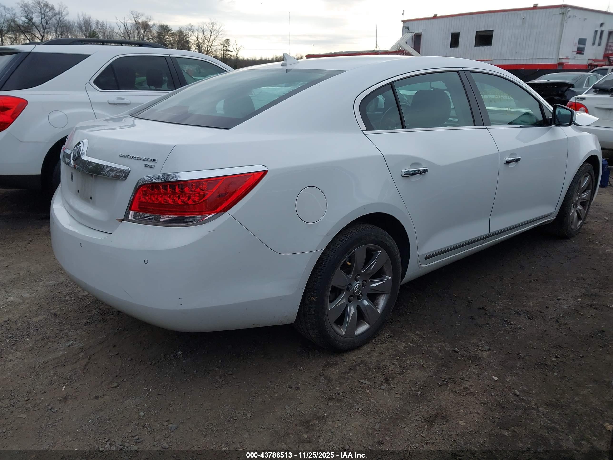 BUICK LACROSSE image 4