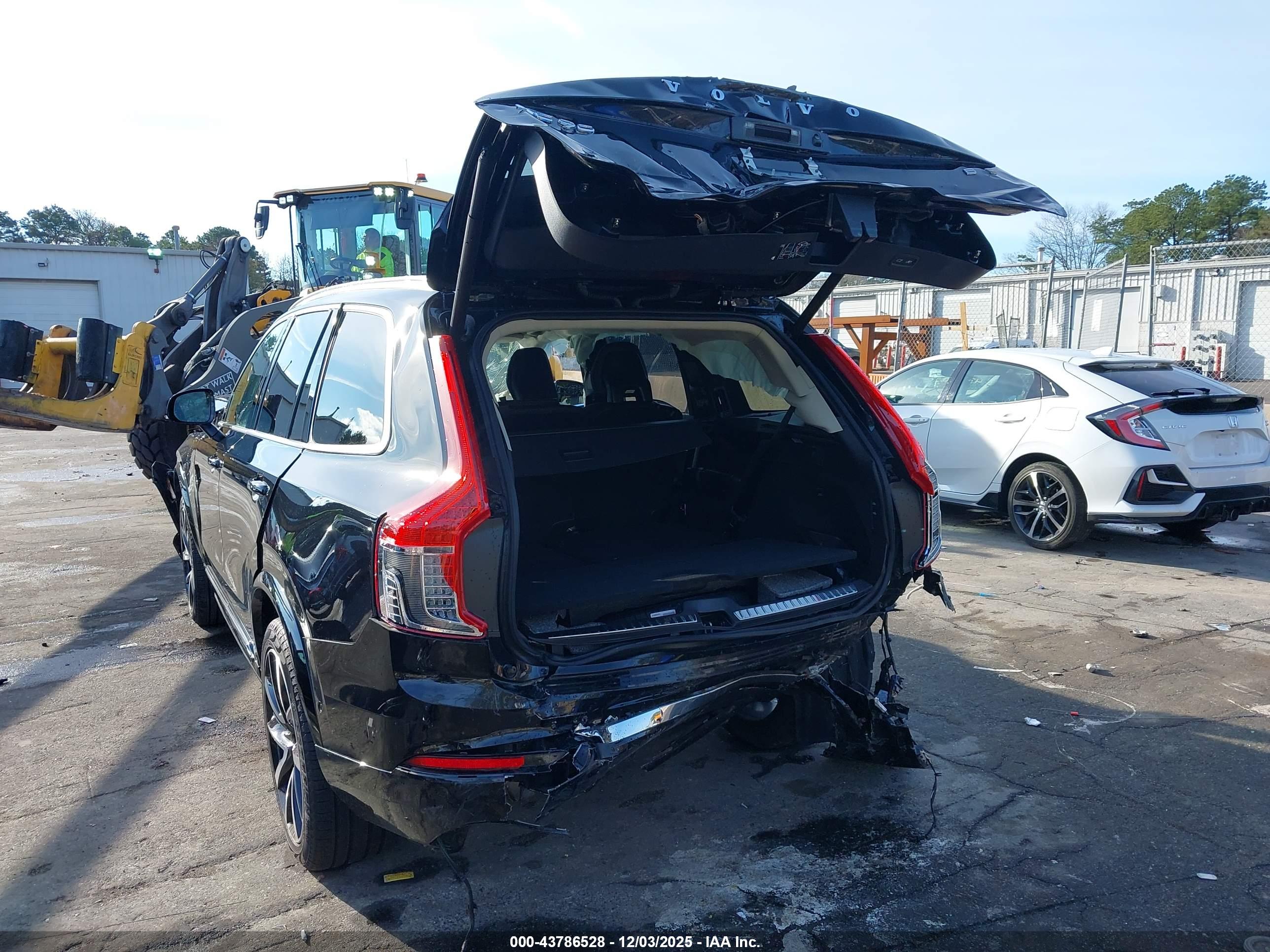 VOLVO XC90 image 3