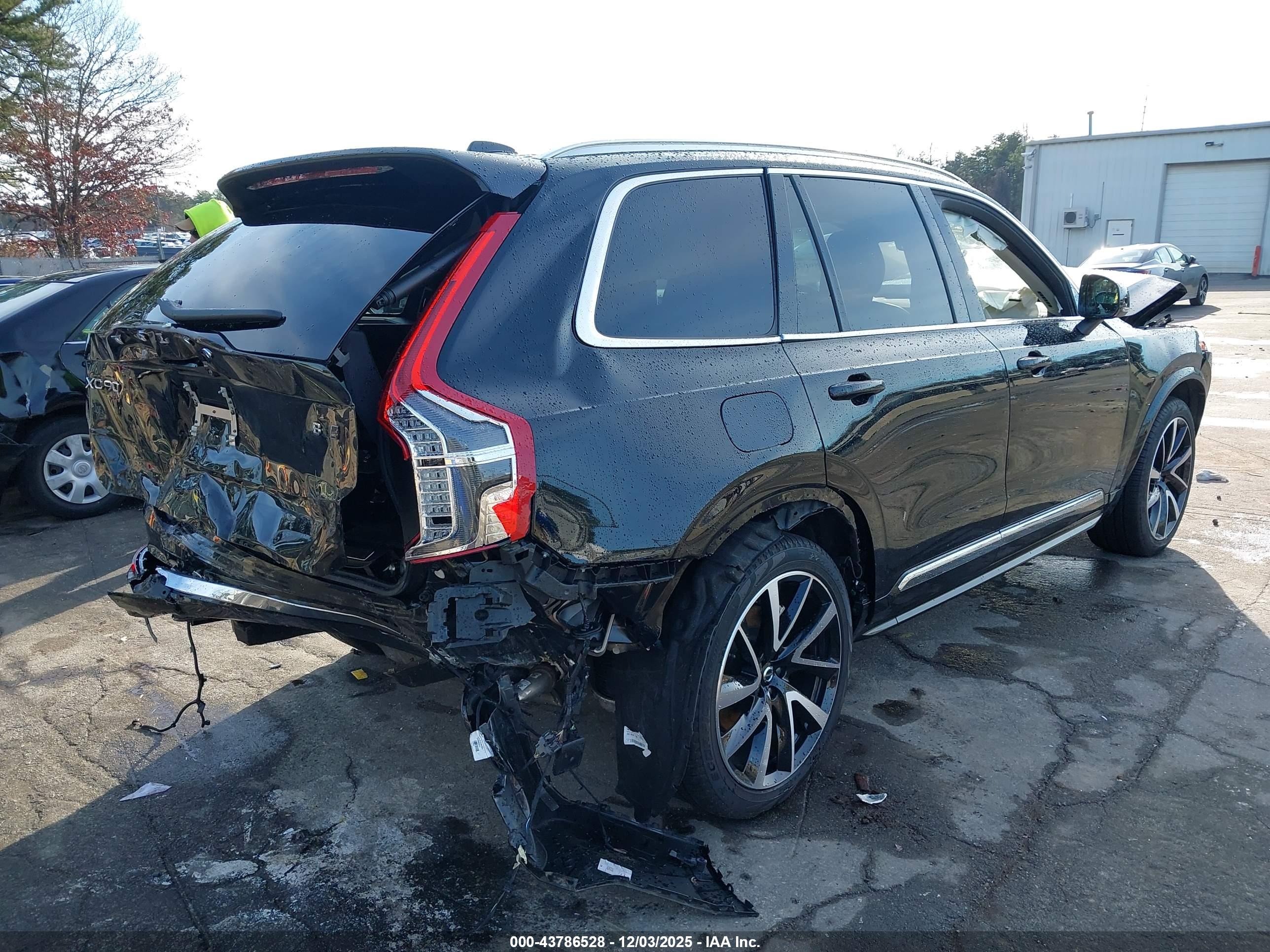 VOLVO XC90 image 4