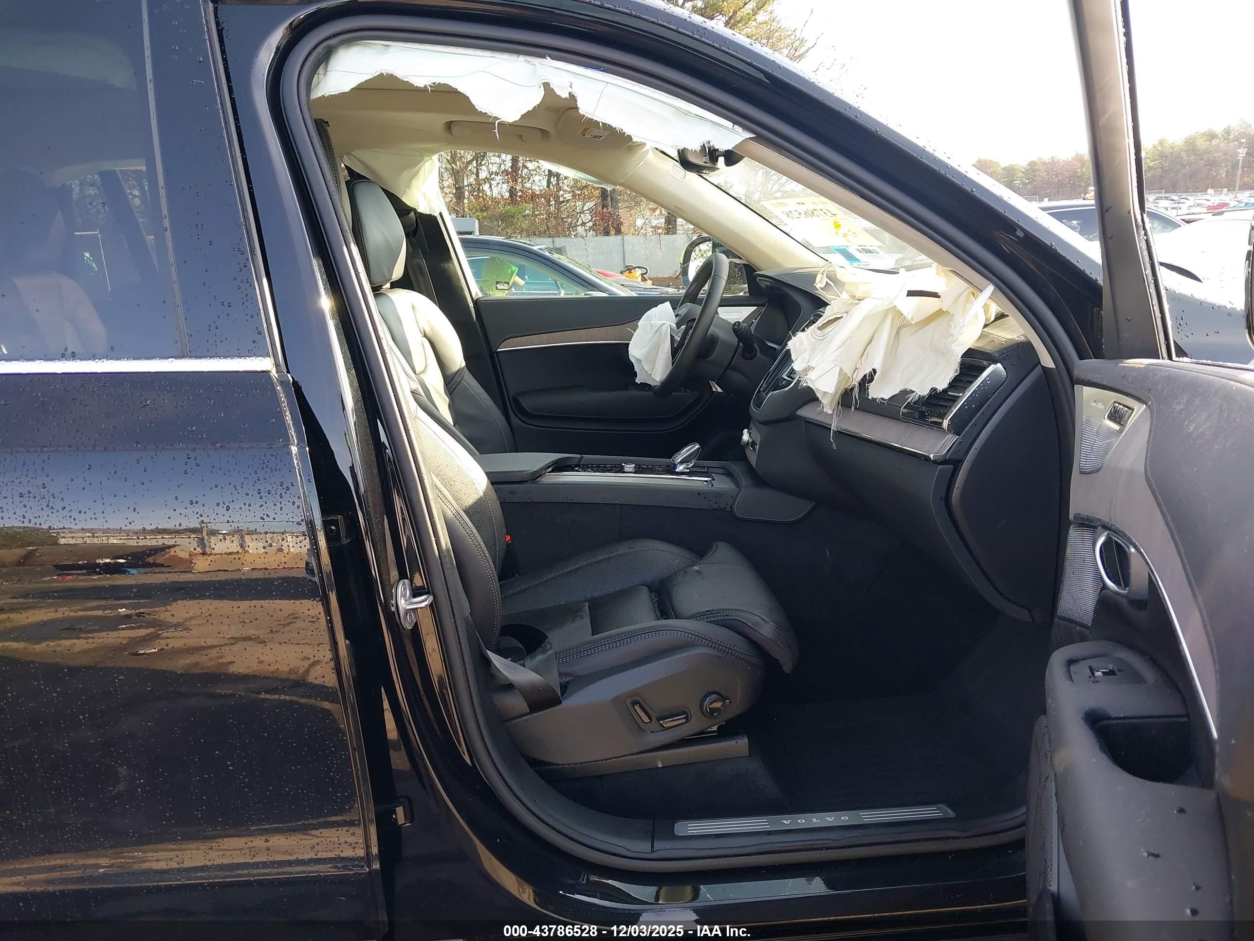 VOLVO XC90 image 5