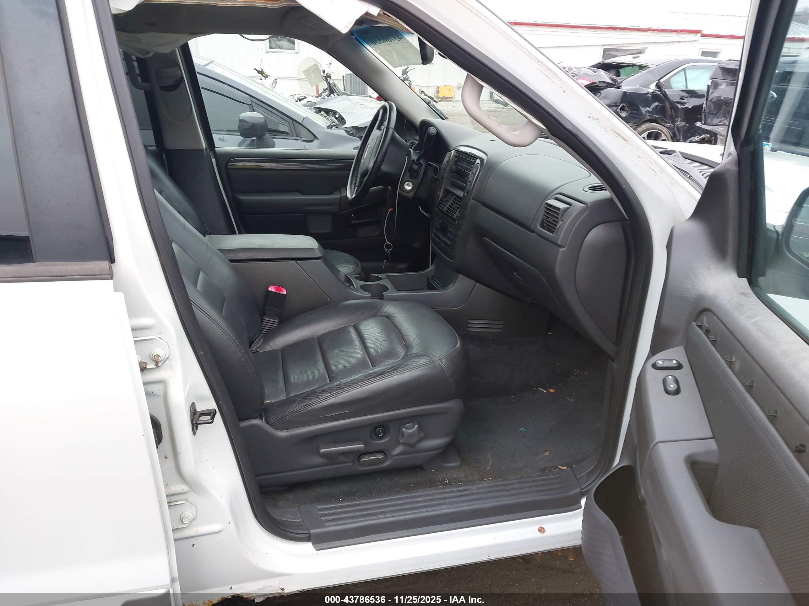 FORD EXPLORER image 5