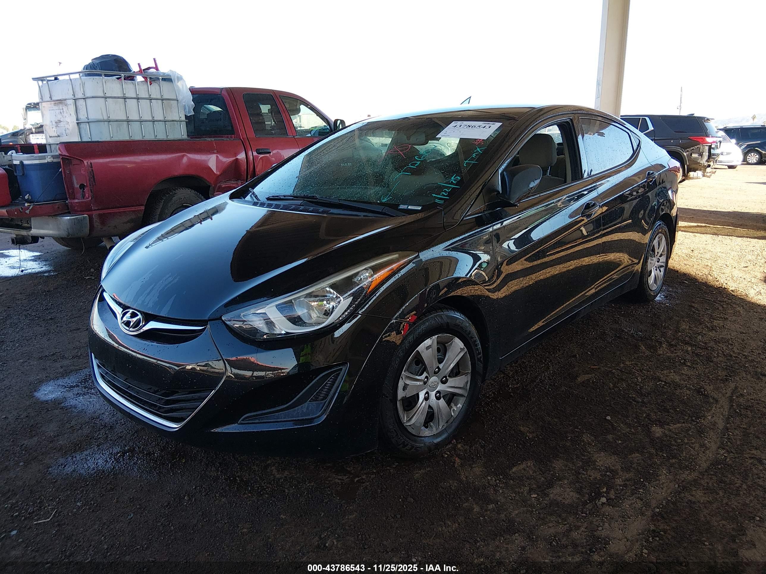 HYUNDAI ELANTRA image 2