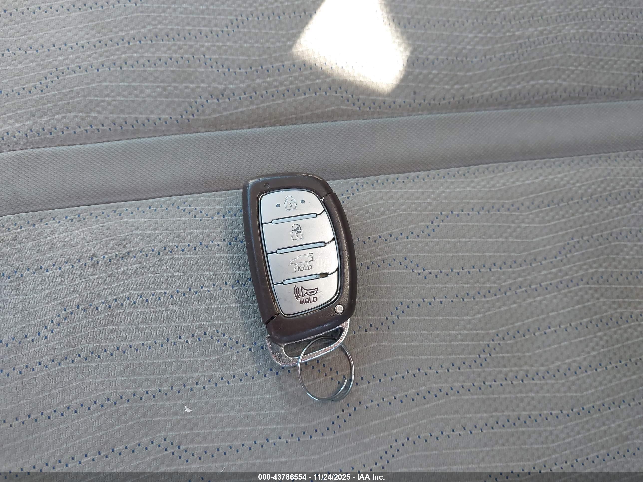 HYUNDAI SONATA image 11