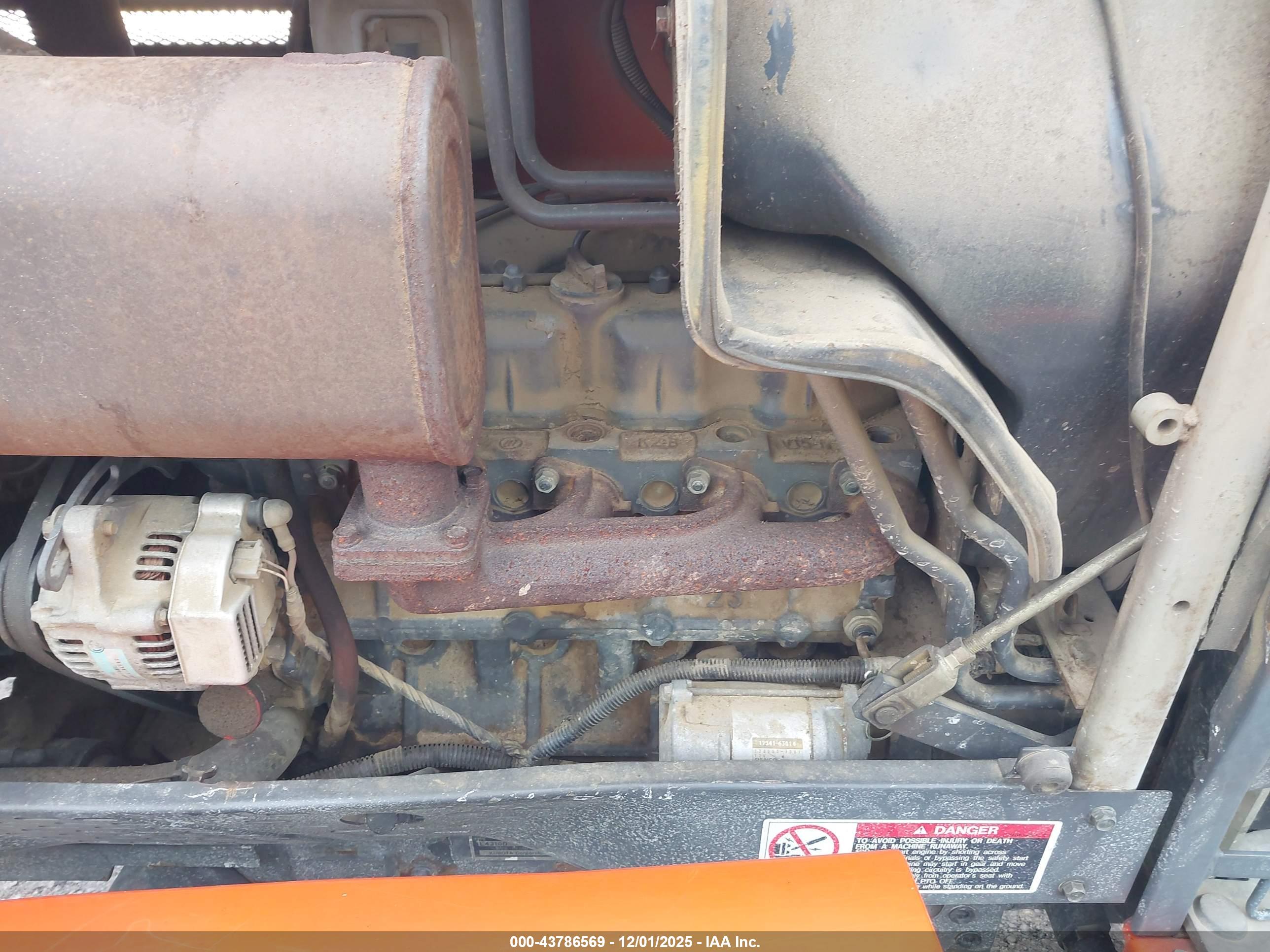 KUBOTA L4310 image 10