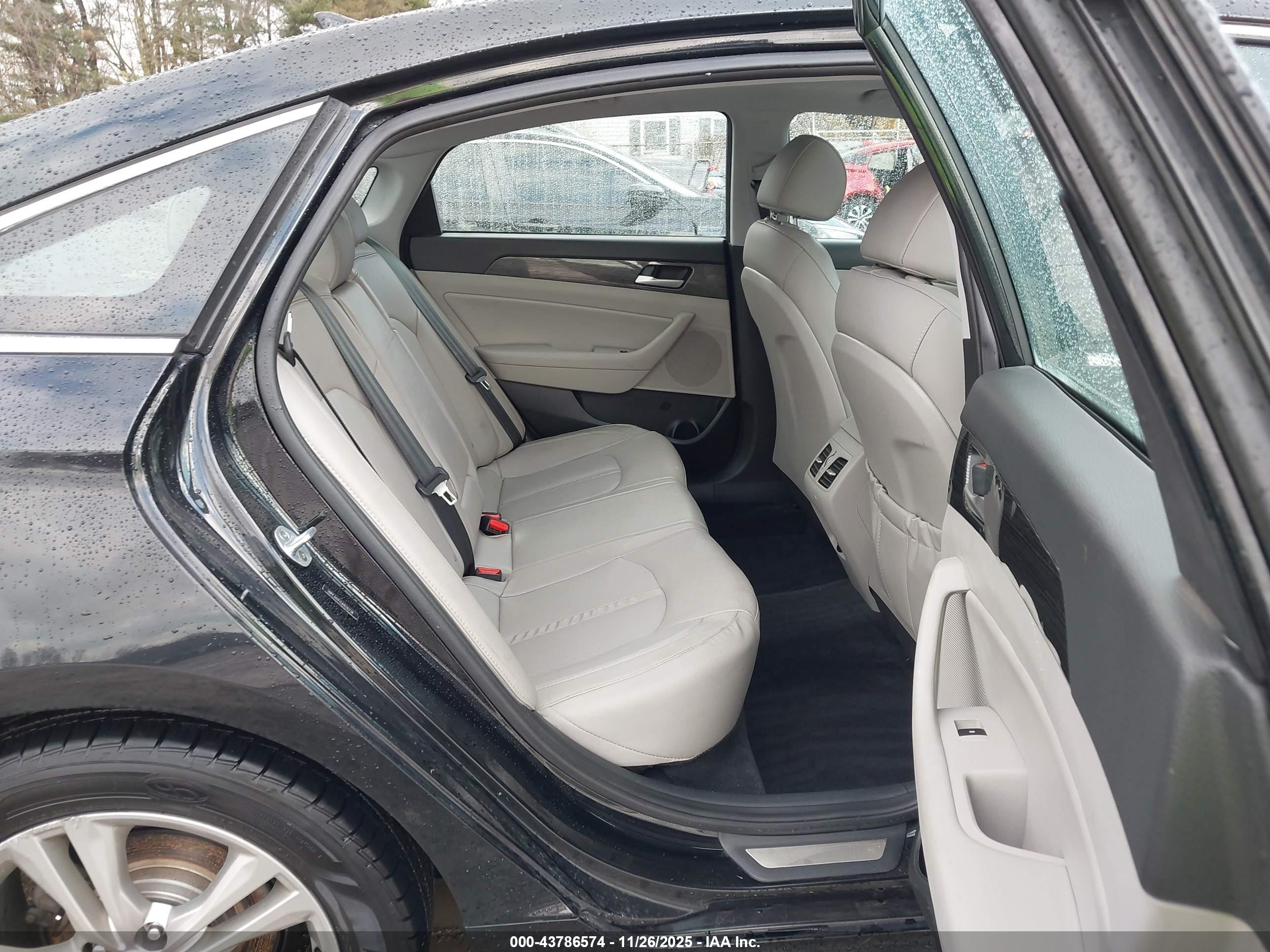 HYUNDAI SONATA image 8