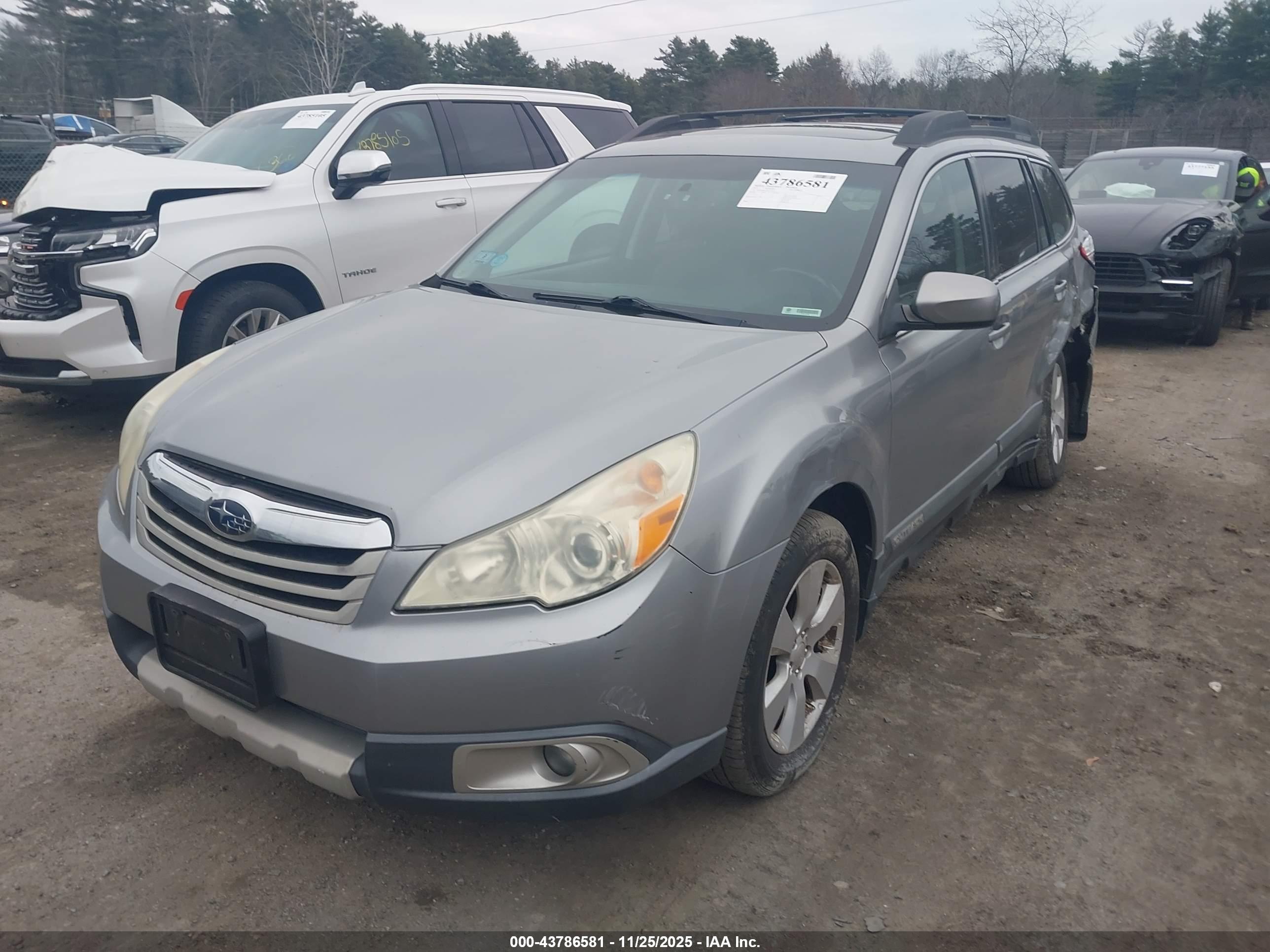 SUBARU OUTBACK image 2