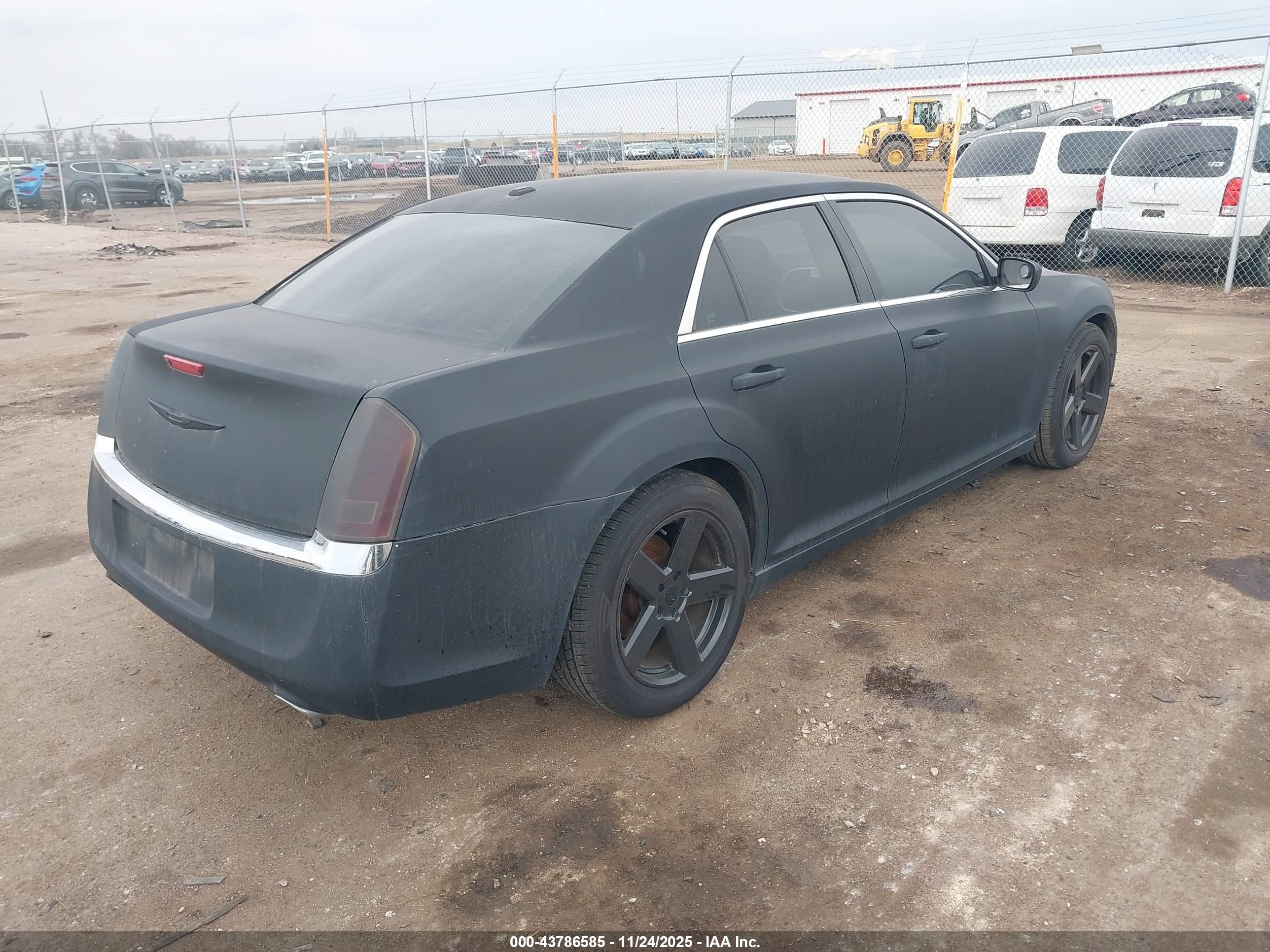 CHRYSLER 300 image 4