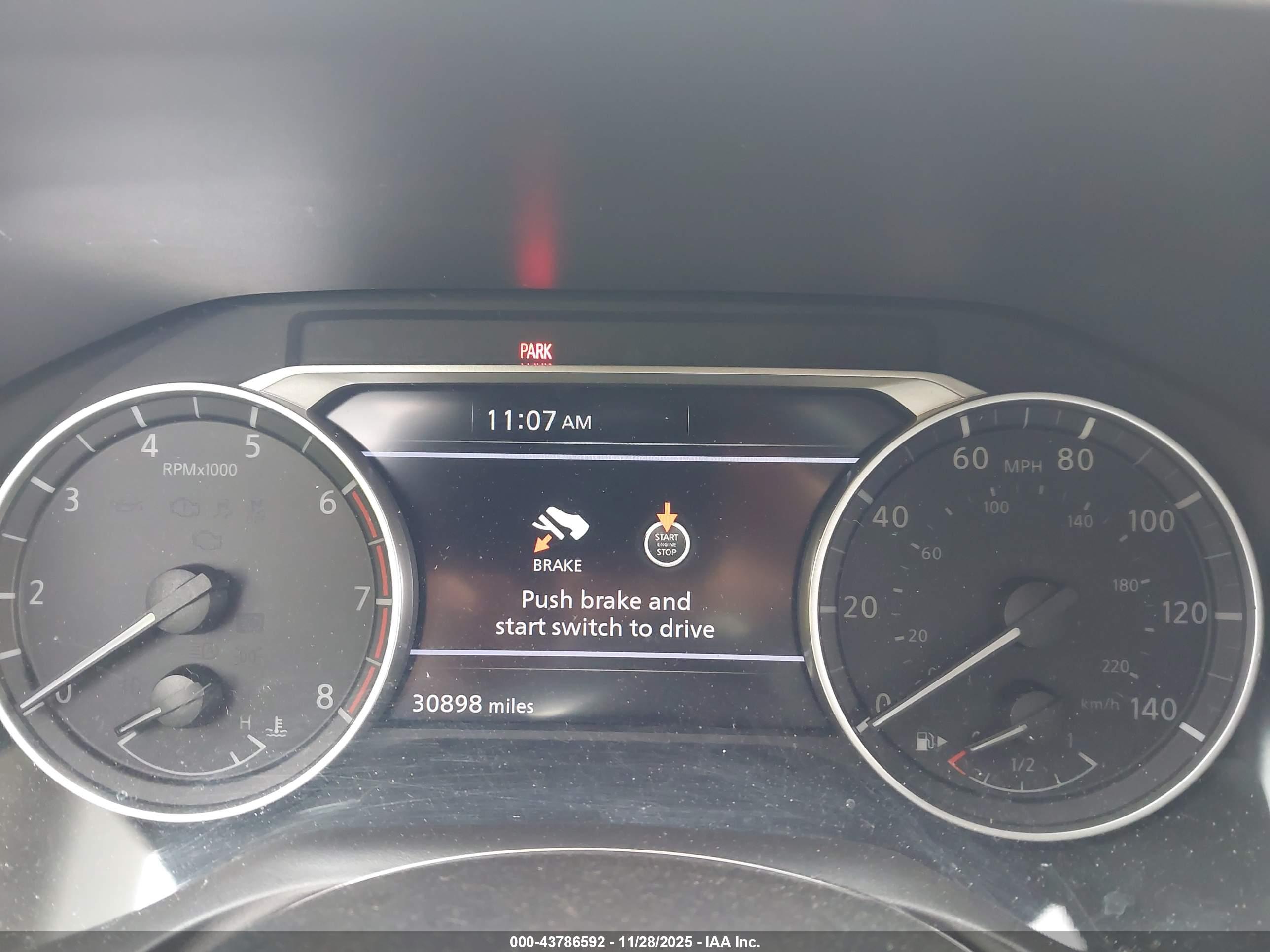 NISSAN ROGUE image 7