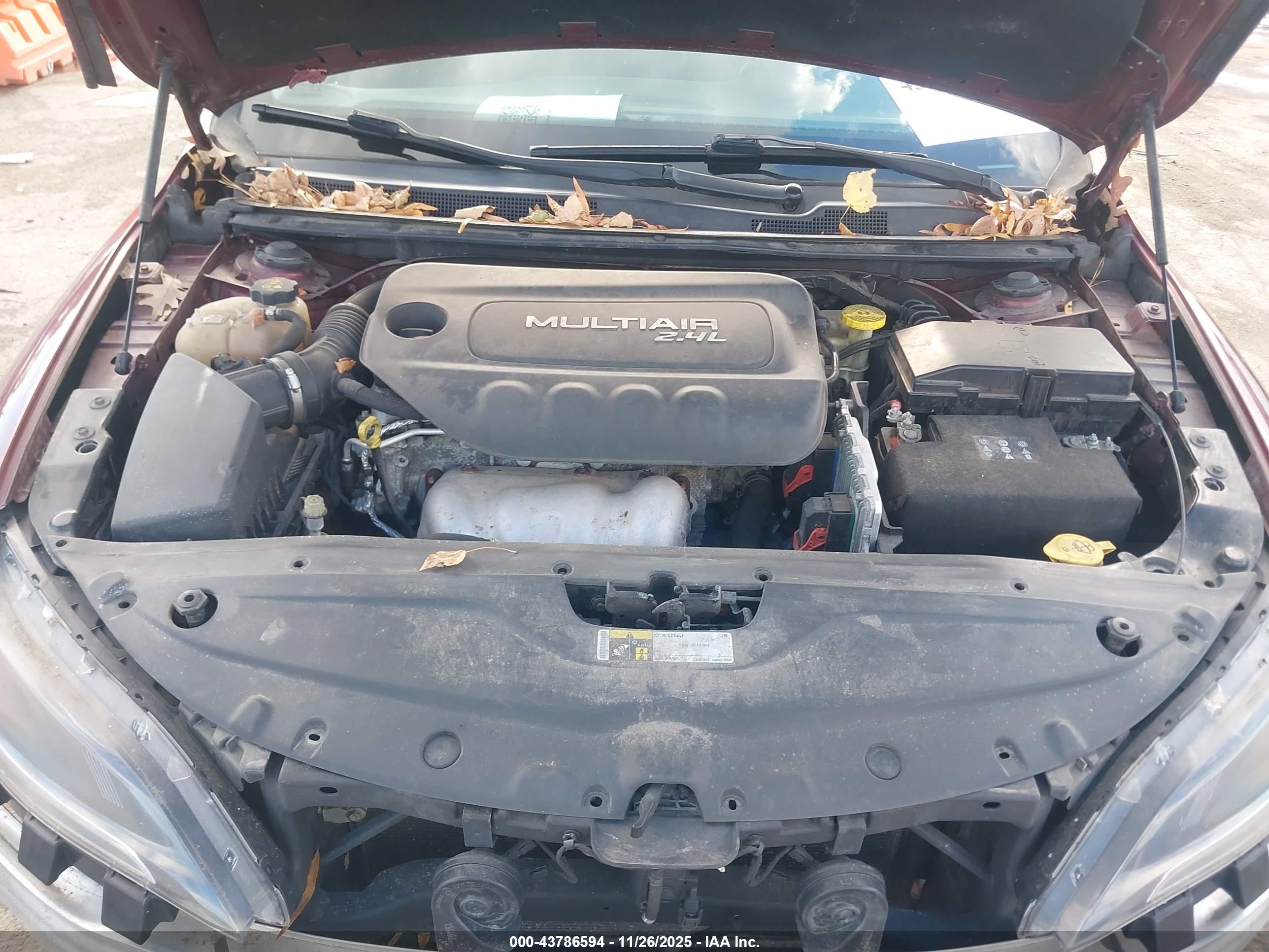 CHRYSLER 200 image 10