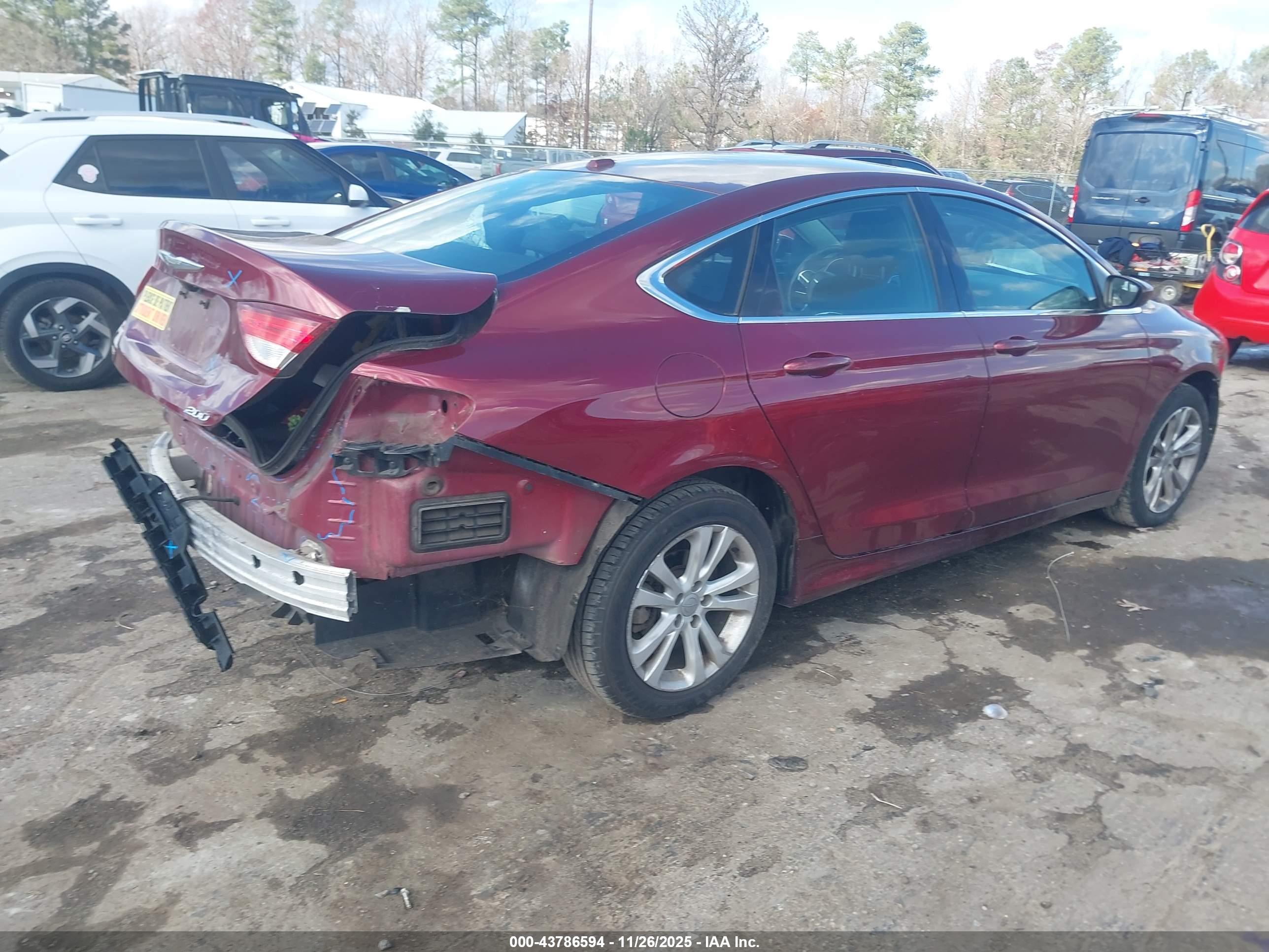 CHRYSLER 200 image 4