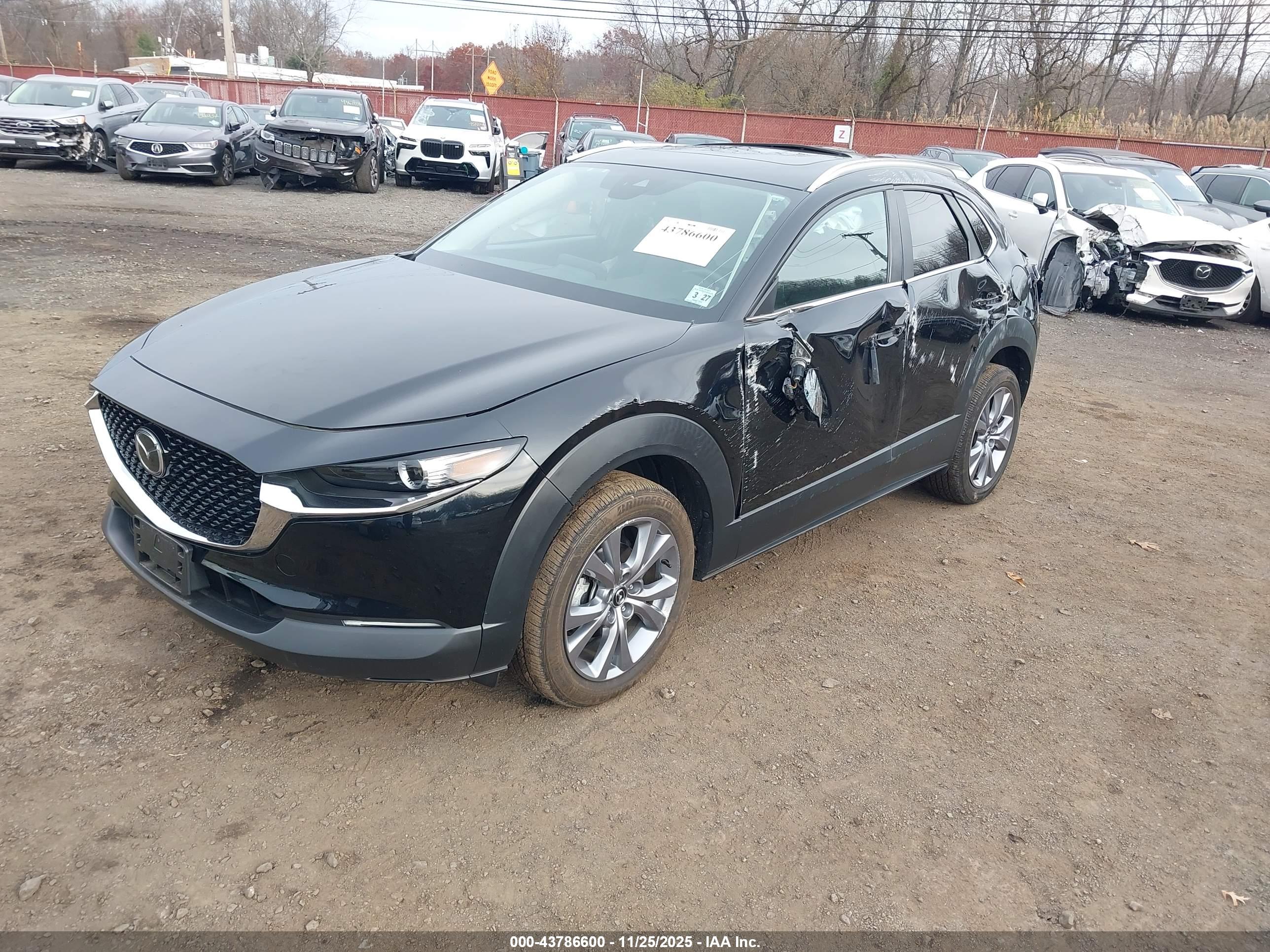MAZDA CX-30 image 2
