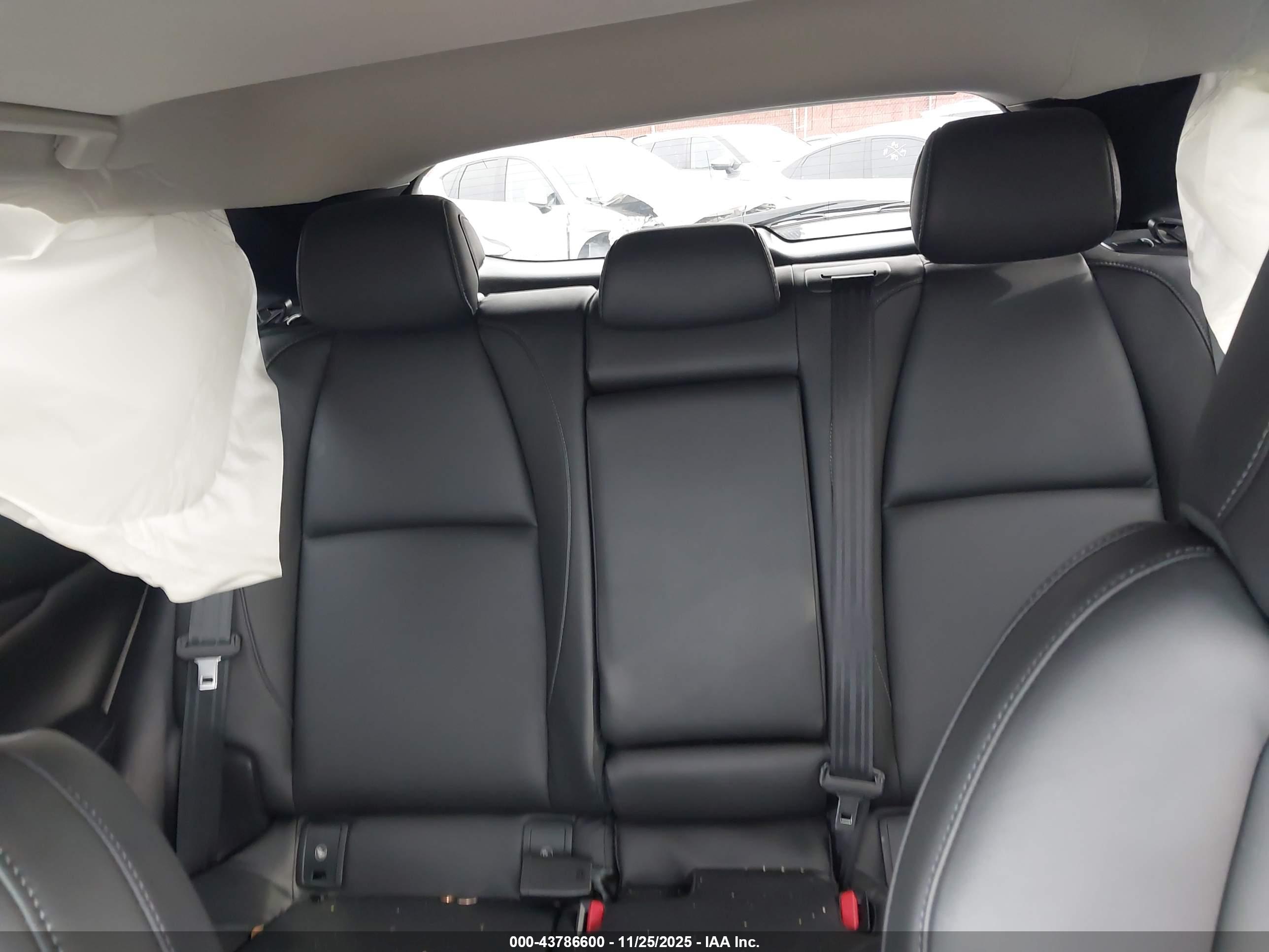 MAZDA CX-30 image 8