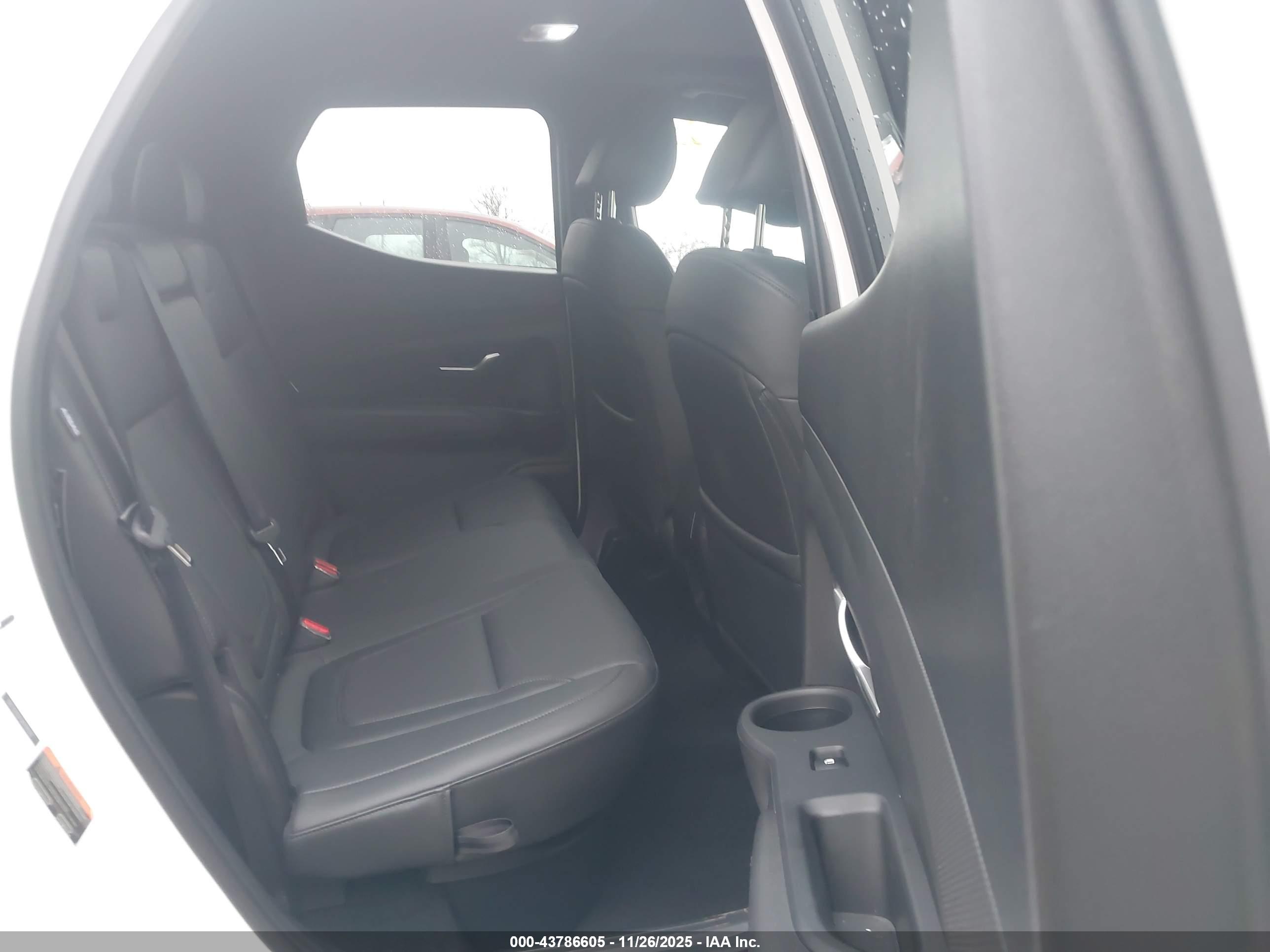 HYUNDAI SANTA image 8