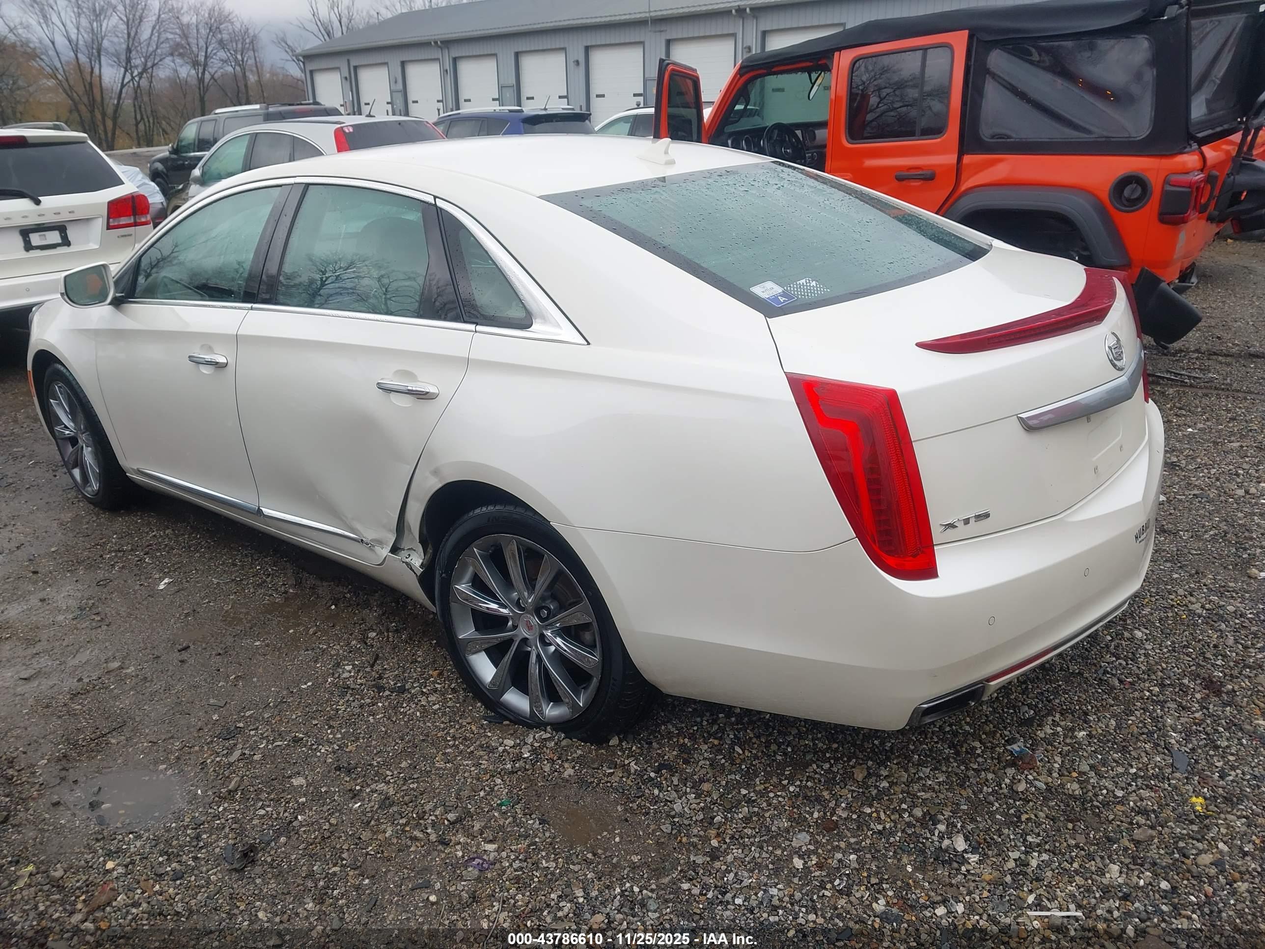 CADILLAC XTS image 3