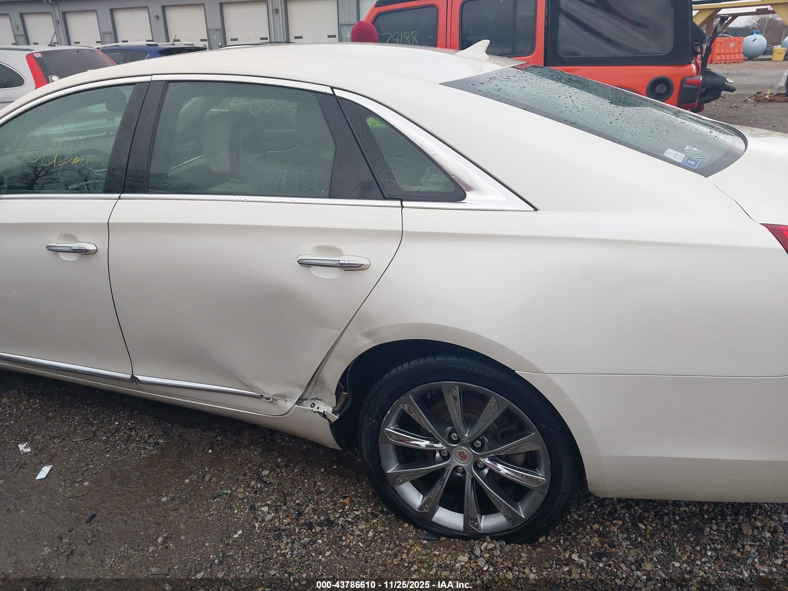 CADILLAC XTS image 6