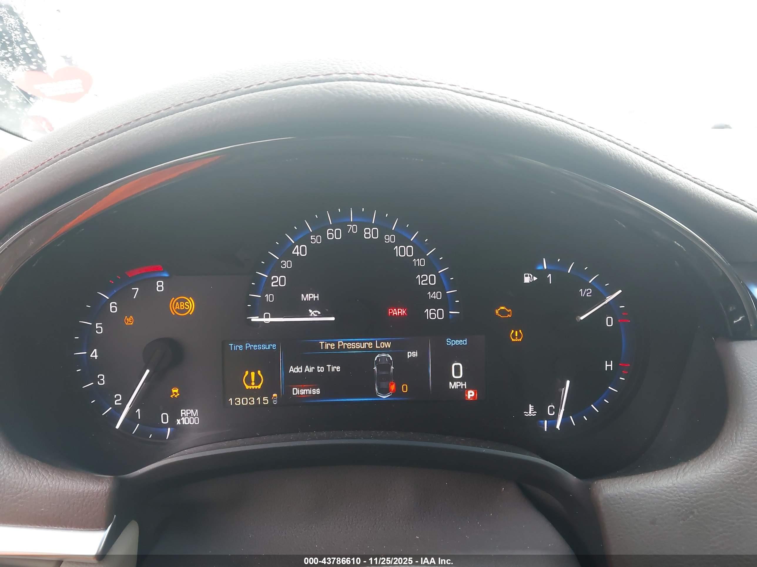 CADILLAC XTS image 7