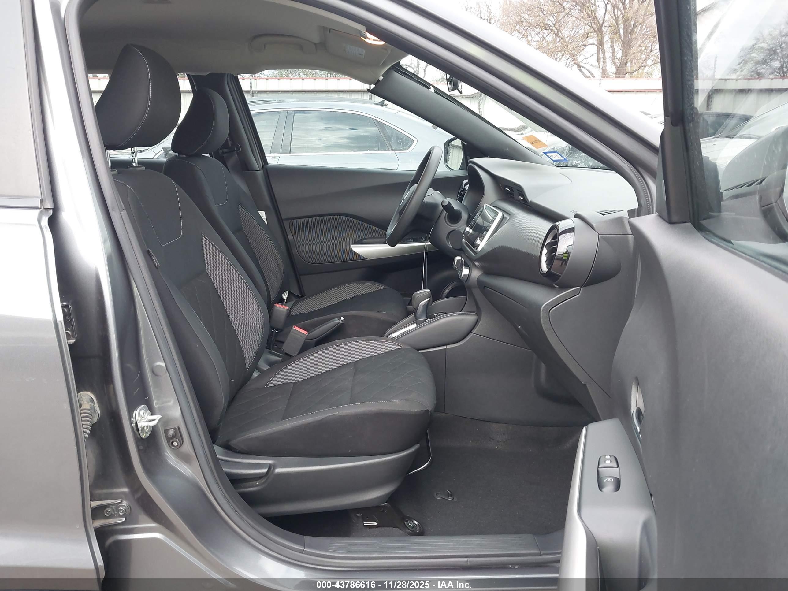 NISSAN KICKS image 5