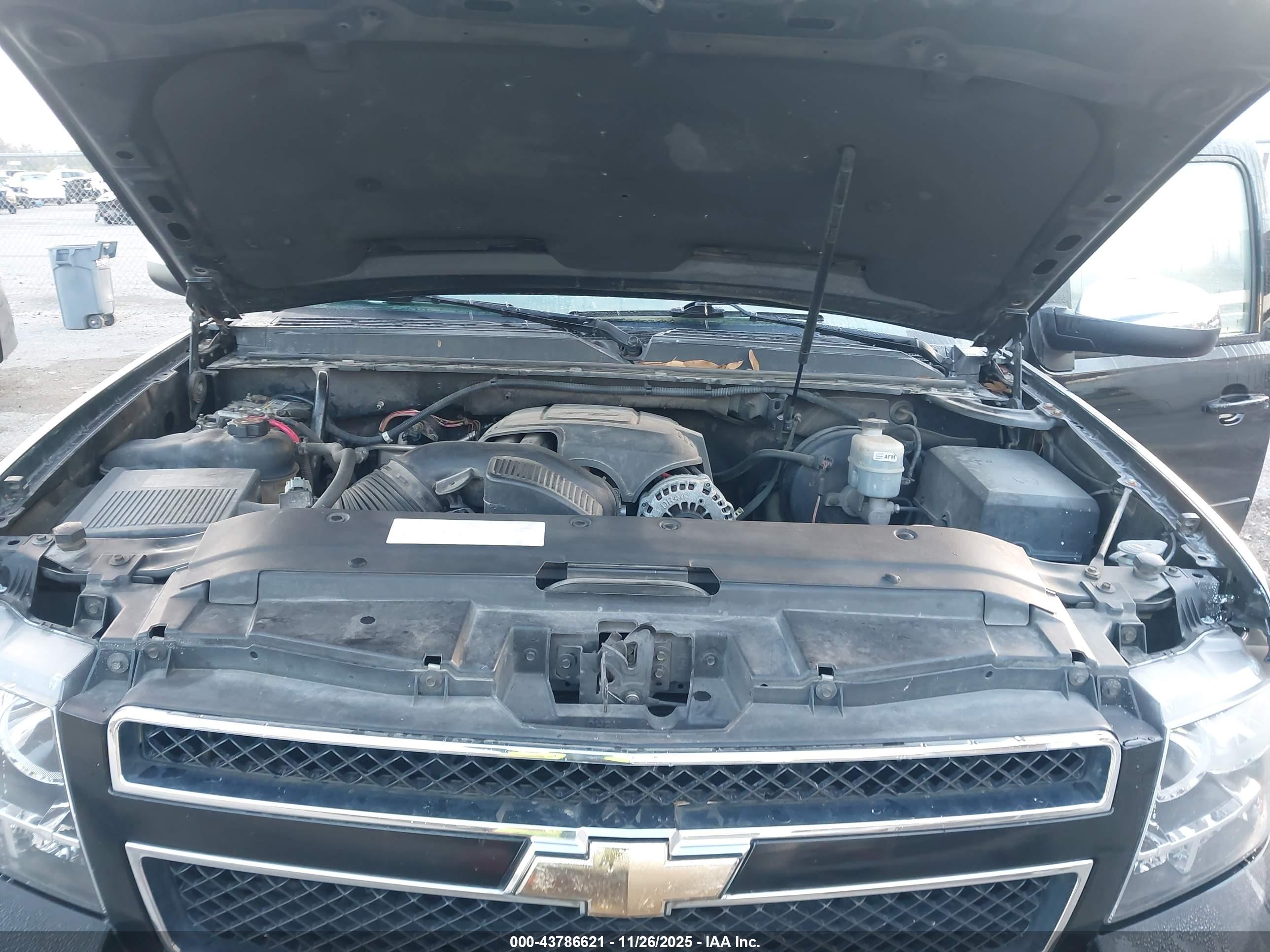 CHEVROLET TAHOE image 10