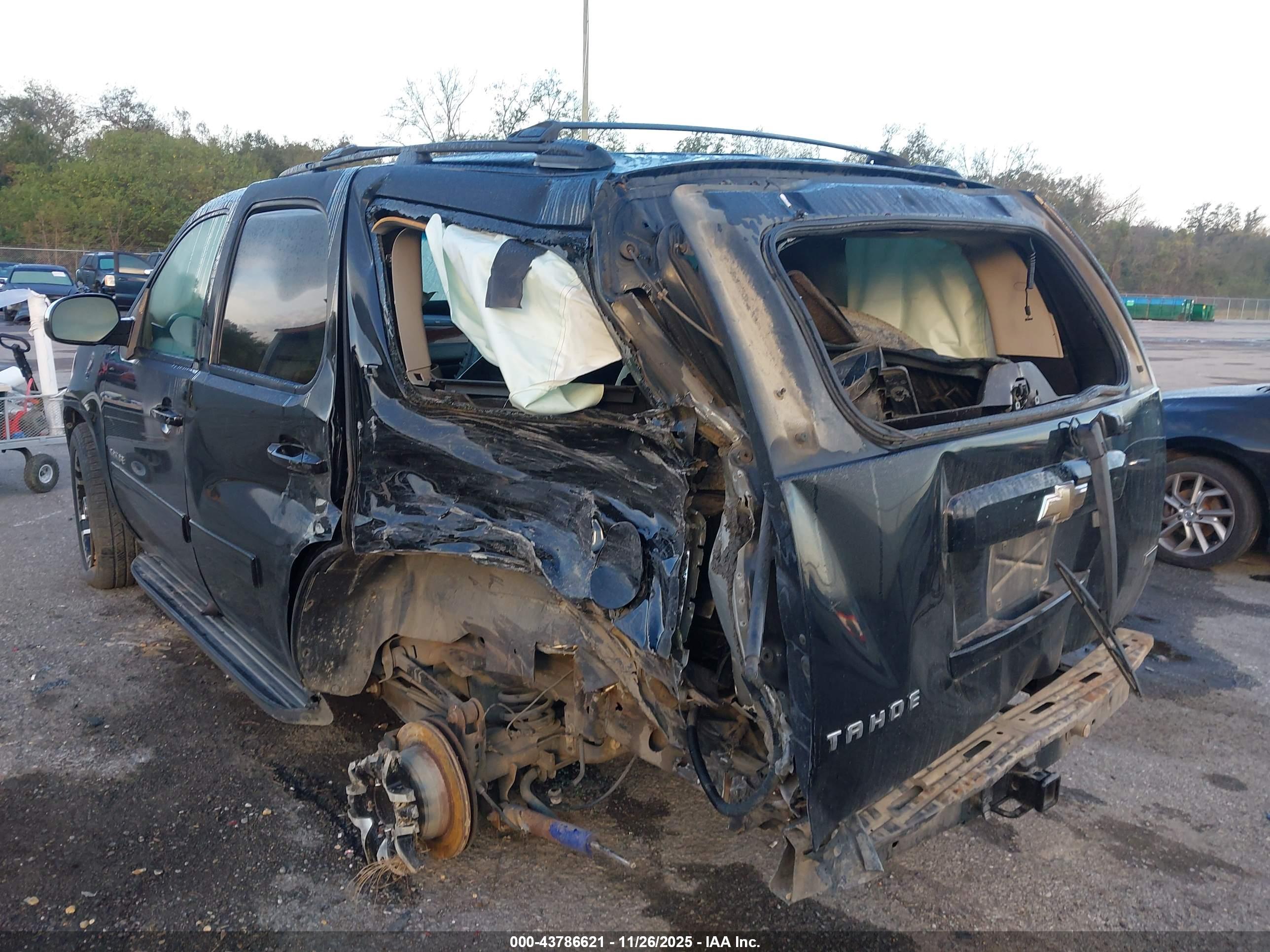 CHEVROLET TAHOE image 3