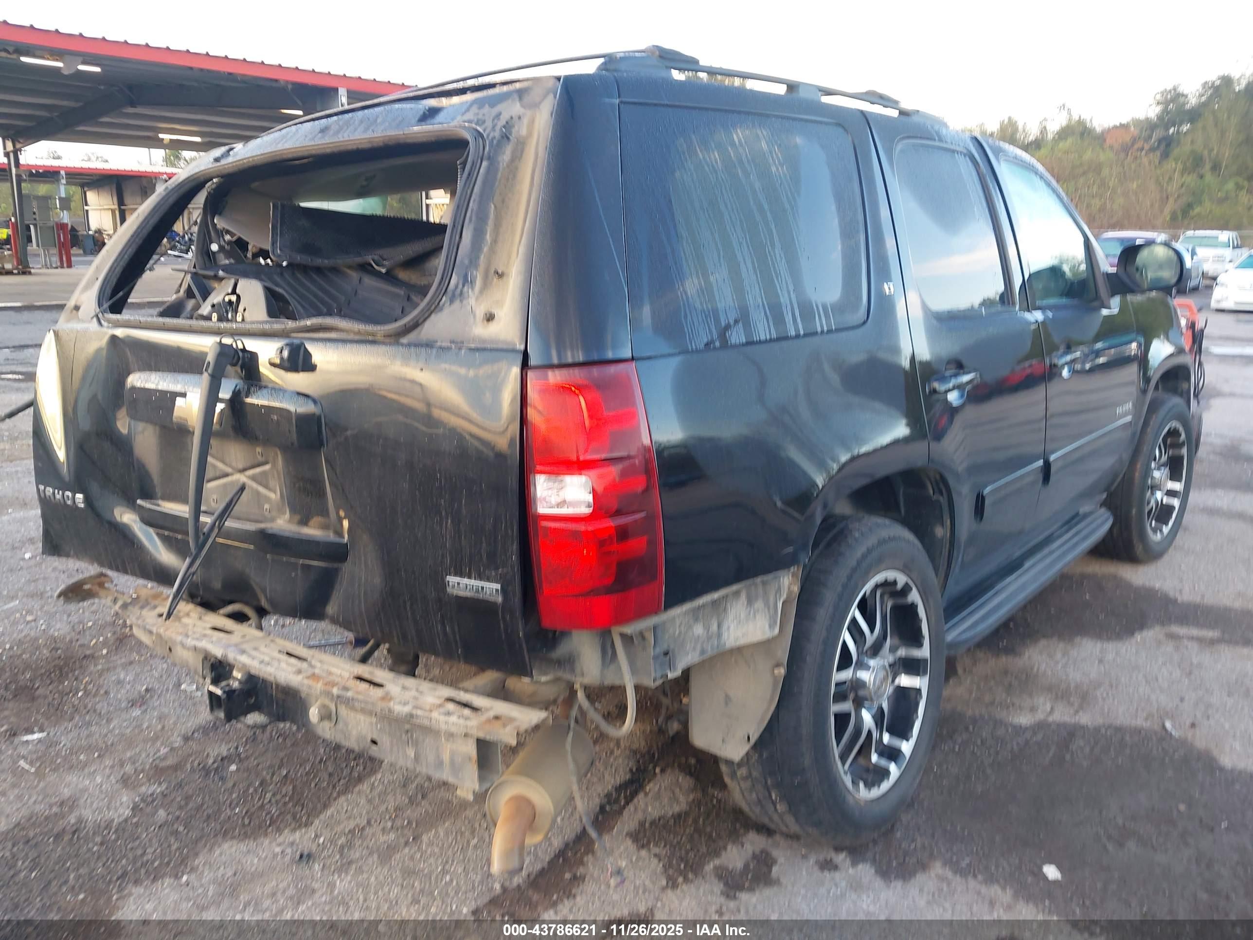 CHEVROLET TAHOE image 4