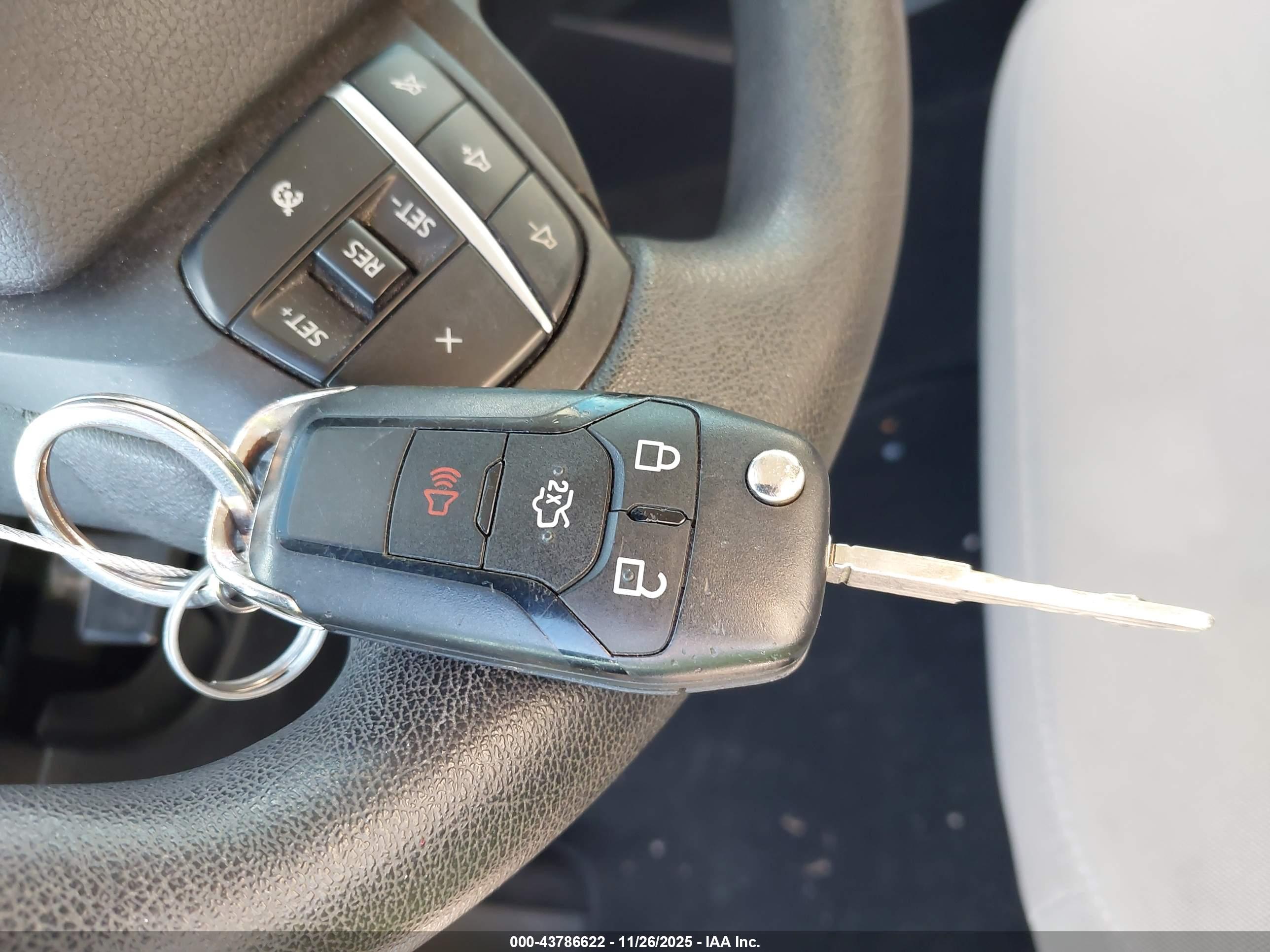 FORD EXPLORER image 11