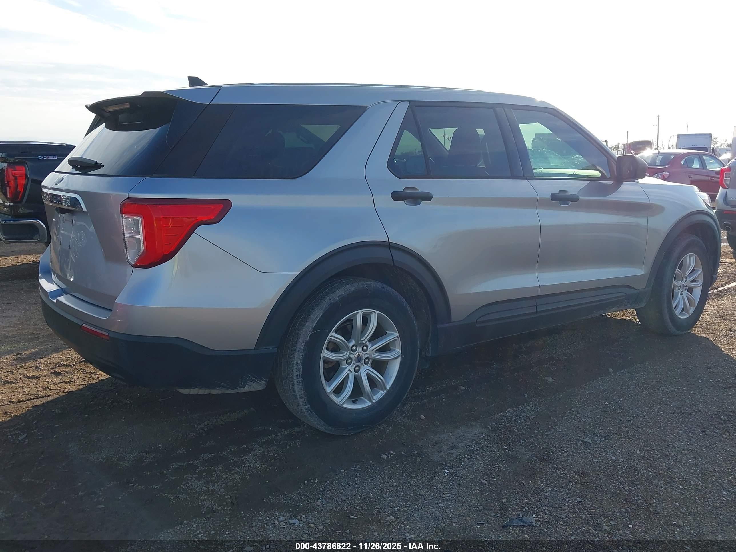 FORD EXPLORER image 4