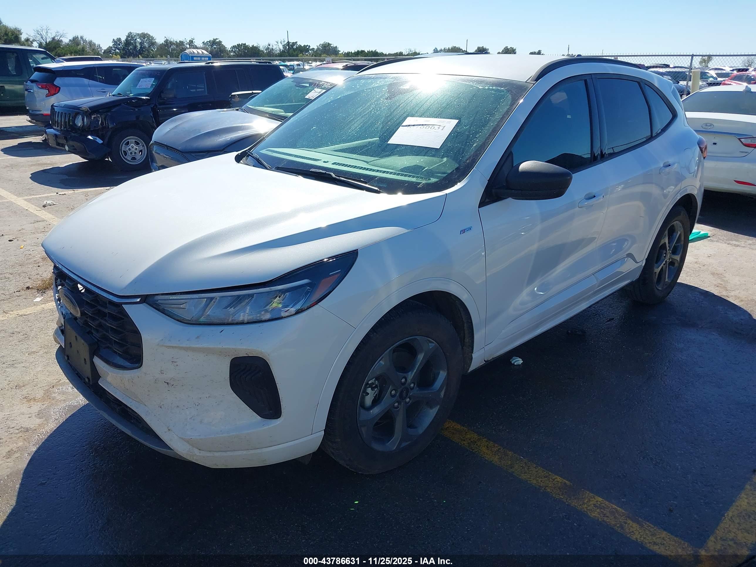 FORD ESCAPE image 2