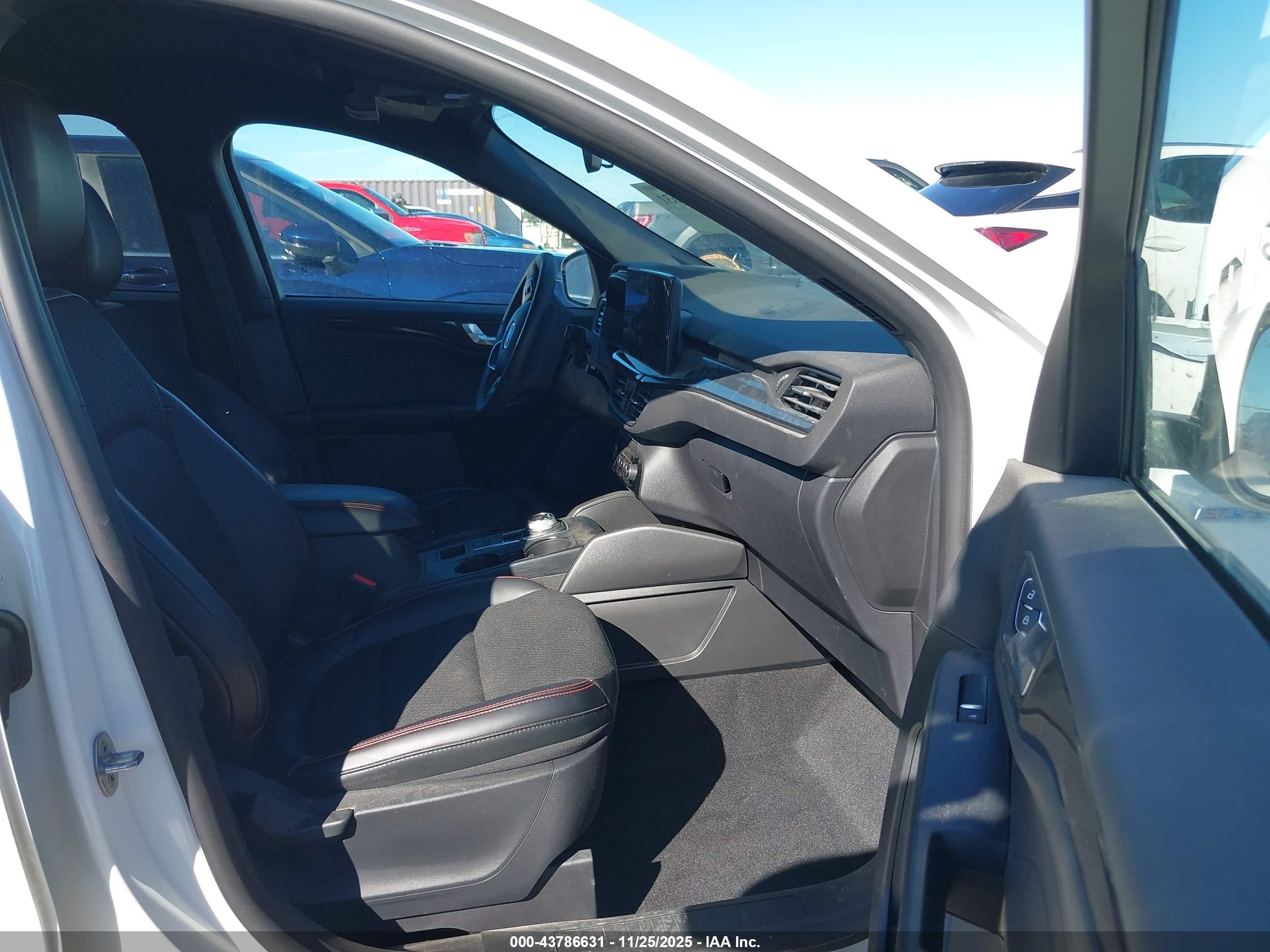 FORD ESCAPE image 5