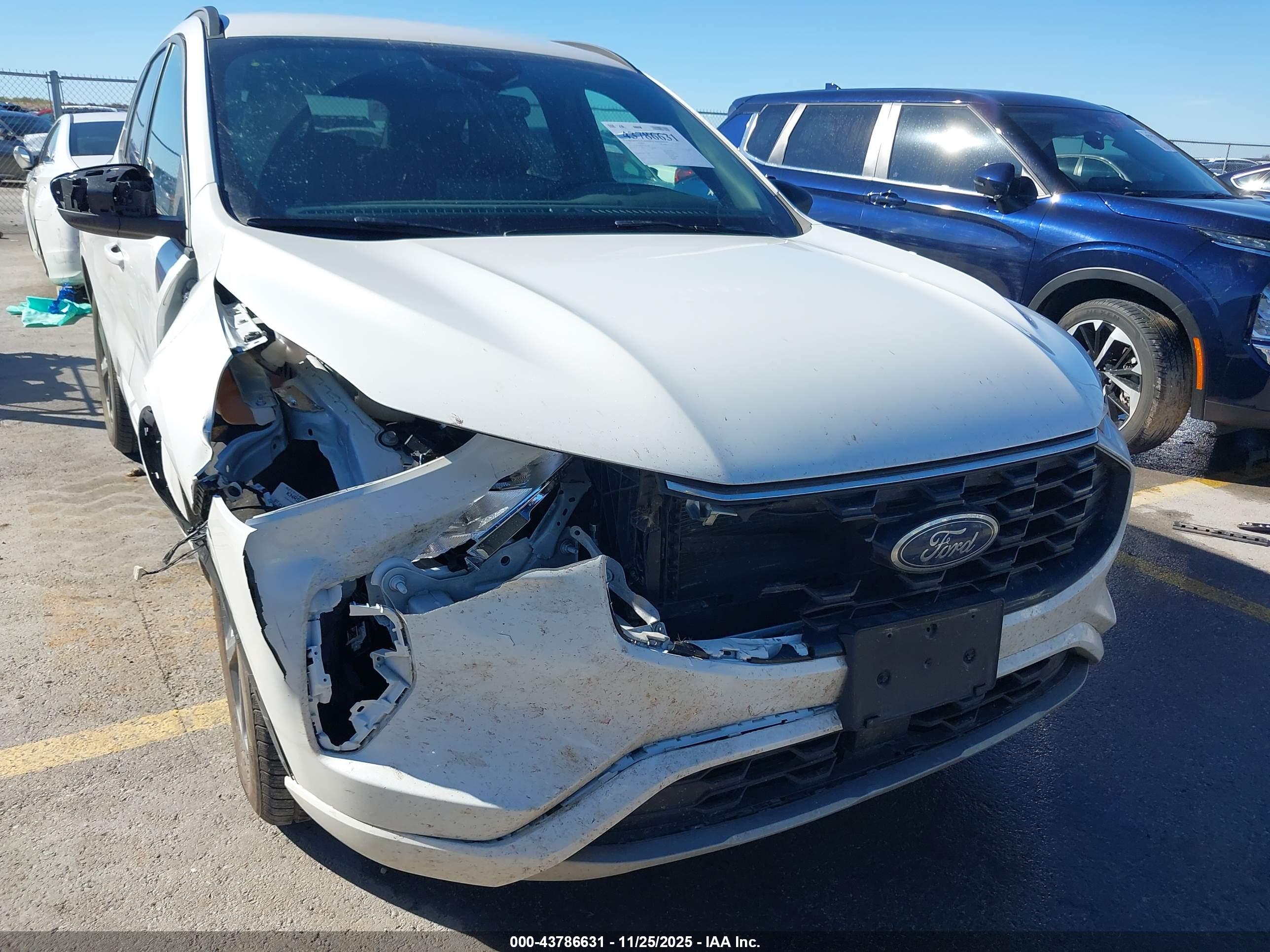 FORD ESCAPE image 6