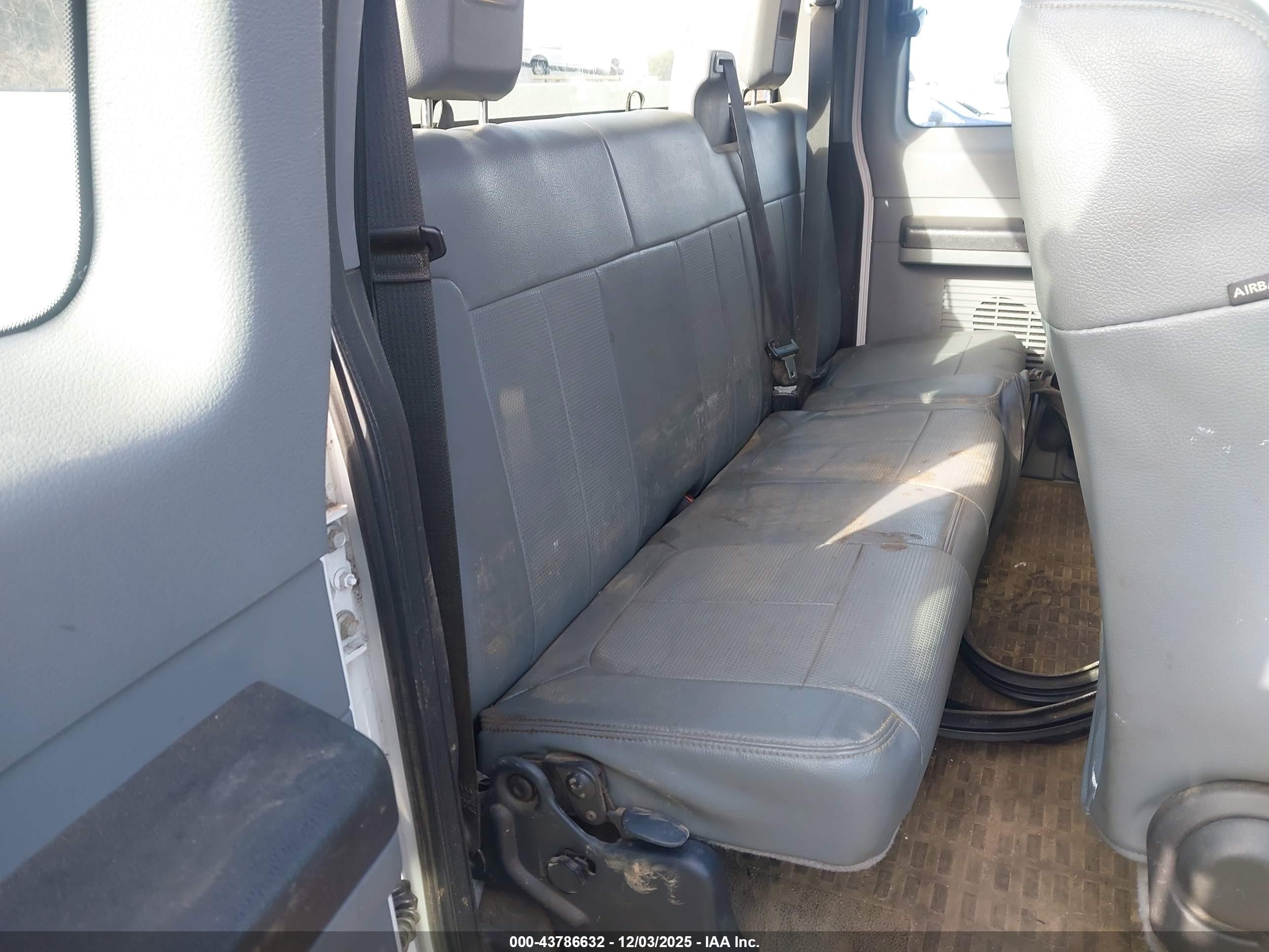 FORD F-250 image 8