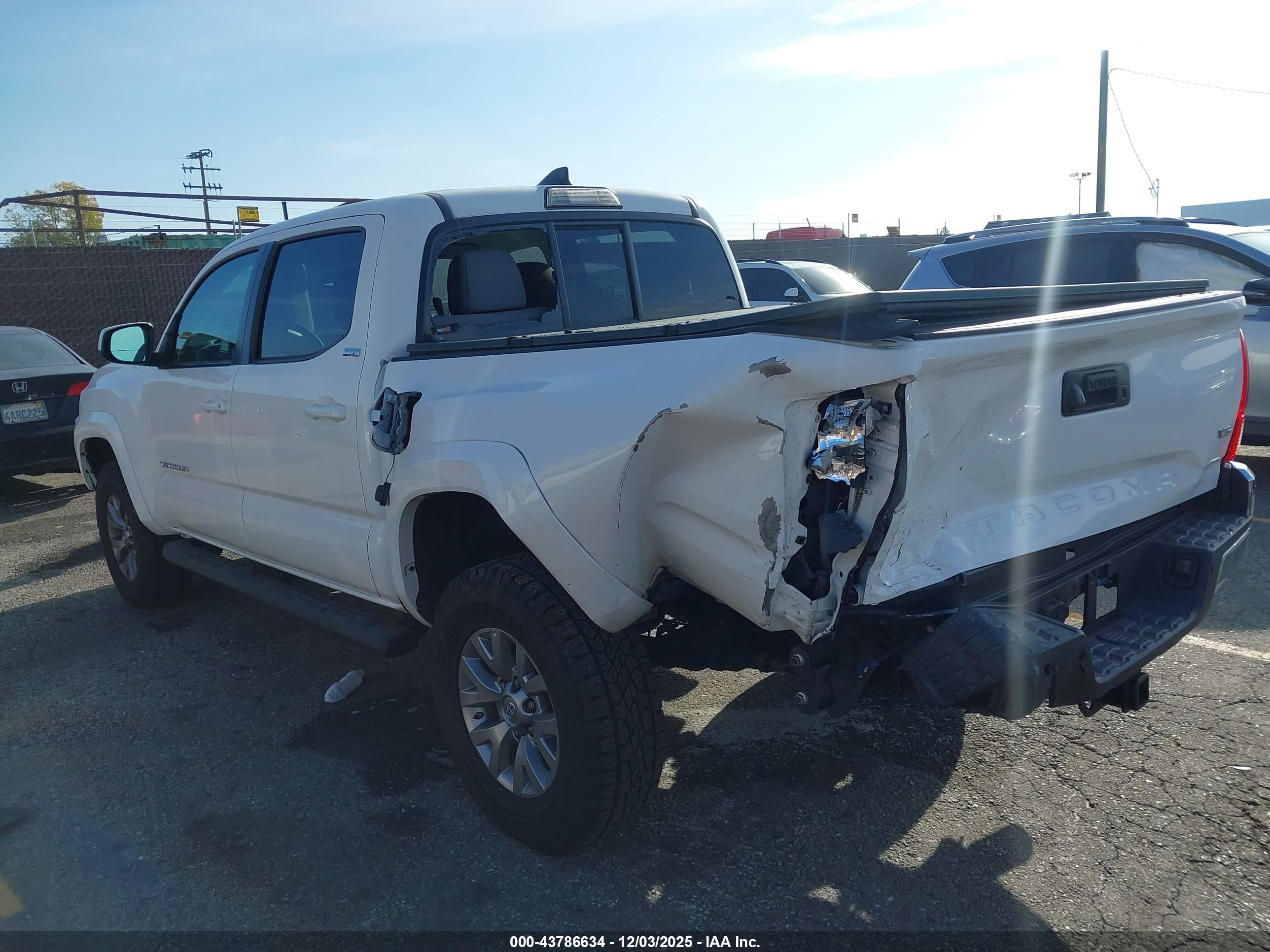 TOYOTA TACOMA image 3