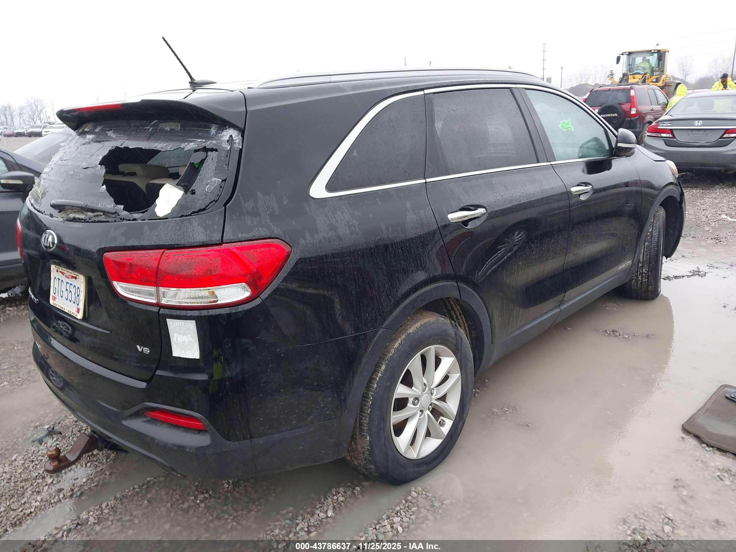 KIA SORENTO image 4