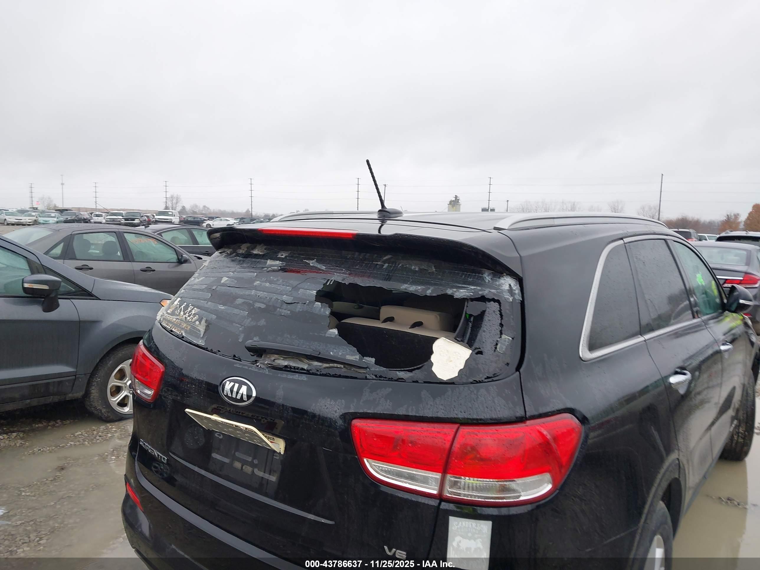 KIA SORENTO image 6